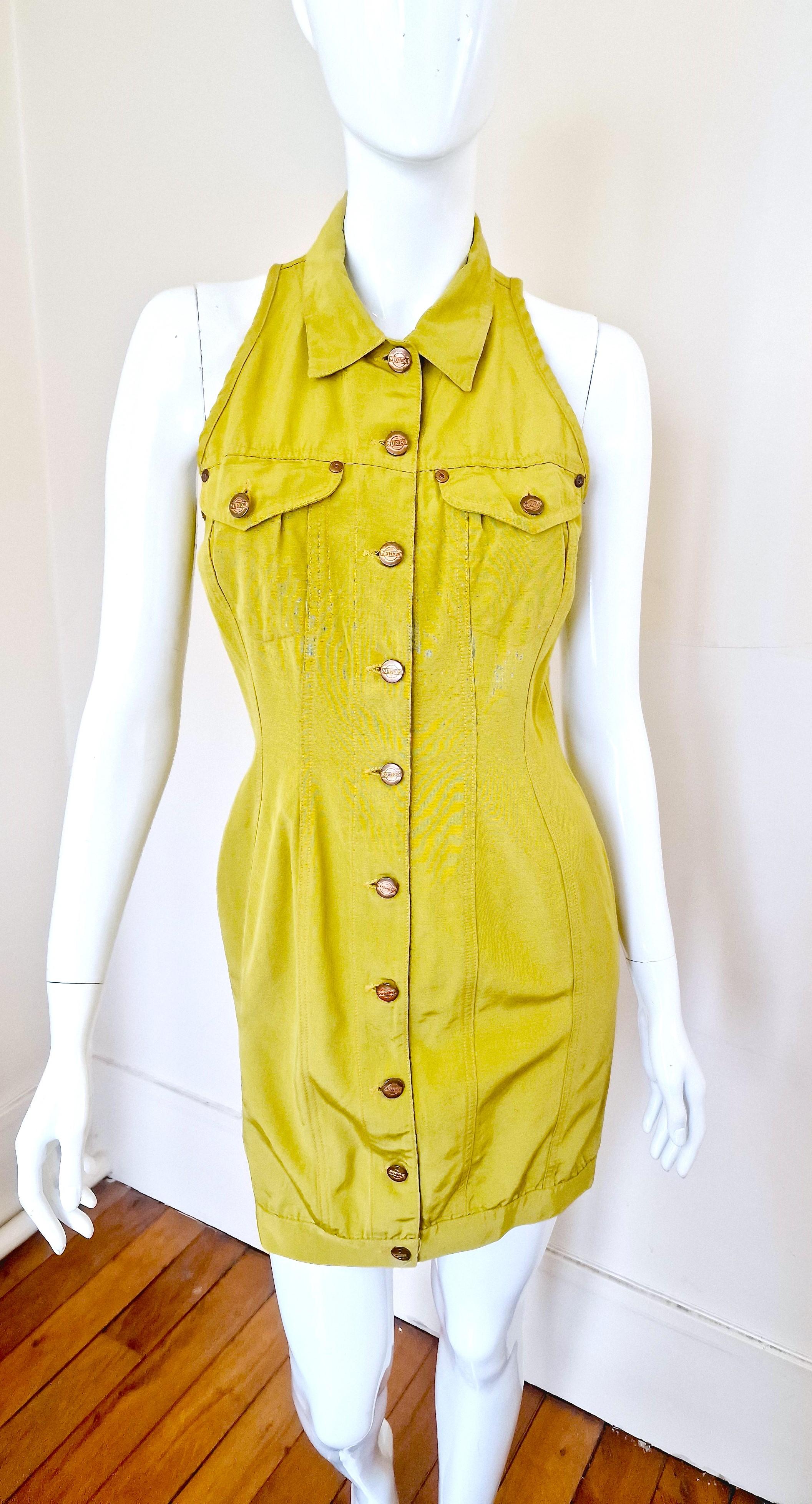 Documented dress by Jean Paul Gaultier!
From the “Around the World in 168 Outfits” Spring/Summer 1989 women’s collection!
Junior buttons.

VERY GOOD Condition.

SIZE
No size label.
Large.
Length: 85 cm / 335 inch
Bust: 43 cm / 16.9 inch
Waist: 37 cm