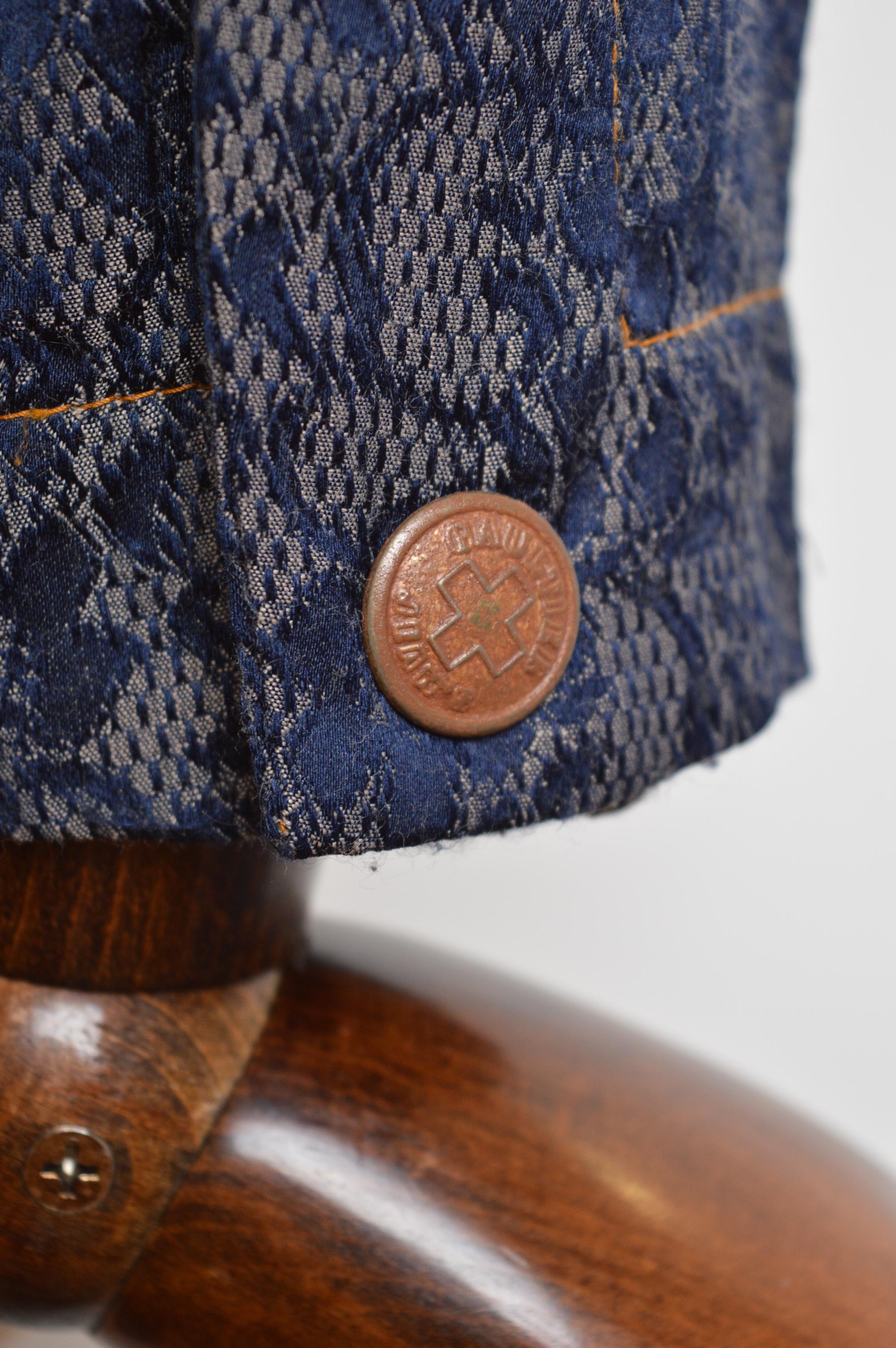 Jean Paul Gaultier Años 90 Encaje Estampado de tul Jacquard Chaqueta recortada sin cuello en venta 10