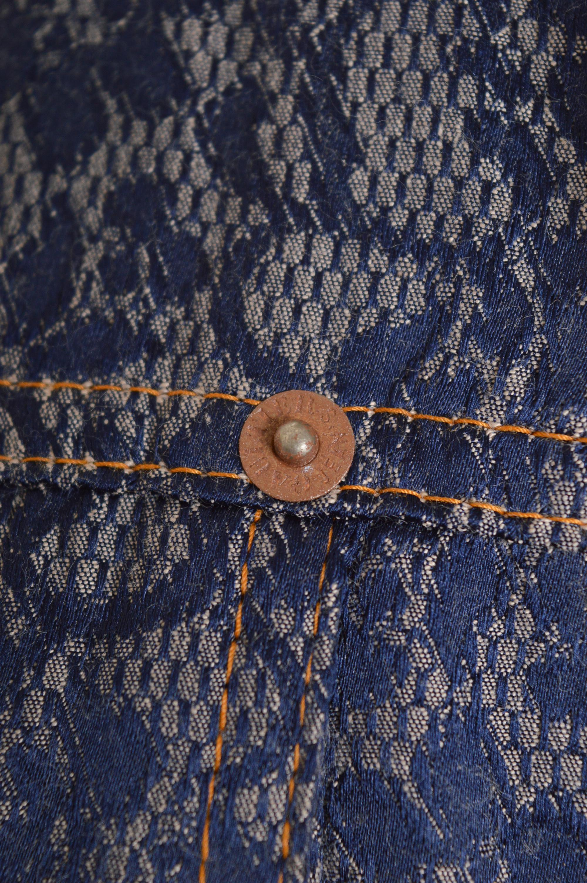 Jean Paul Gaultier Años 90 Encaje Estampado de tul Jacquard Chaqueta recortada sin cuello en Bueno estado para la venta en Sheffield, GB