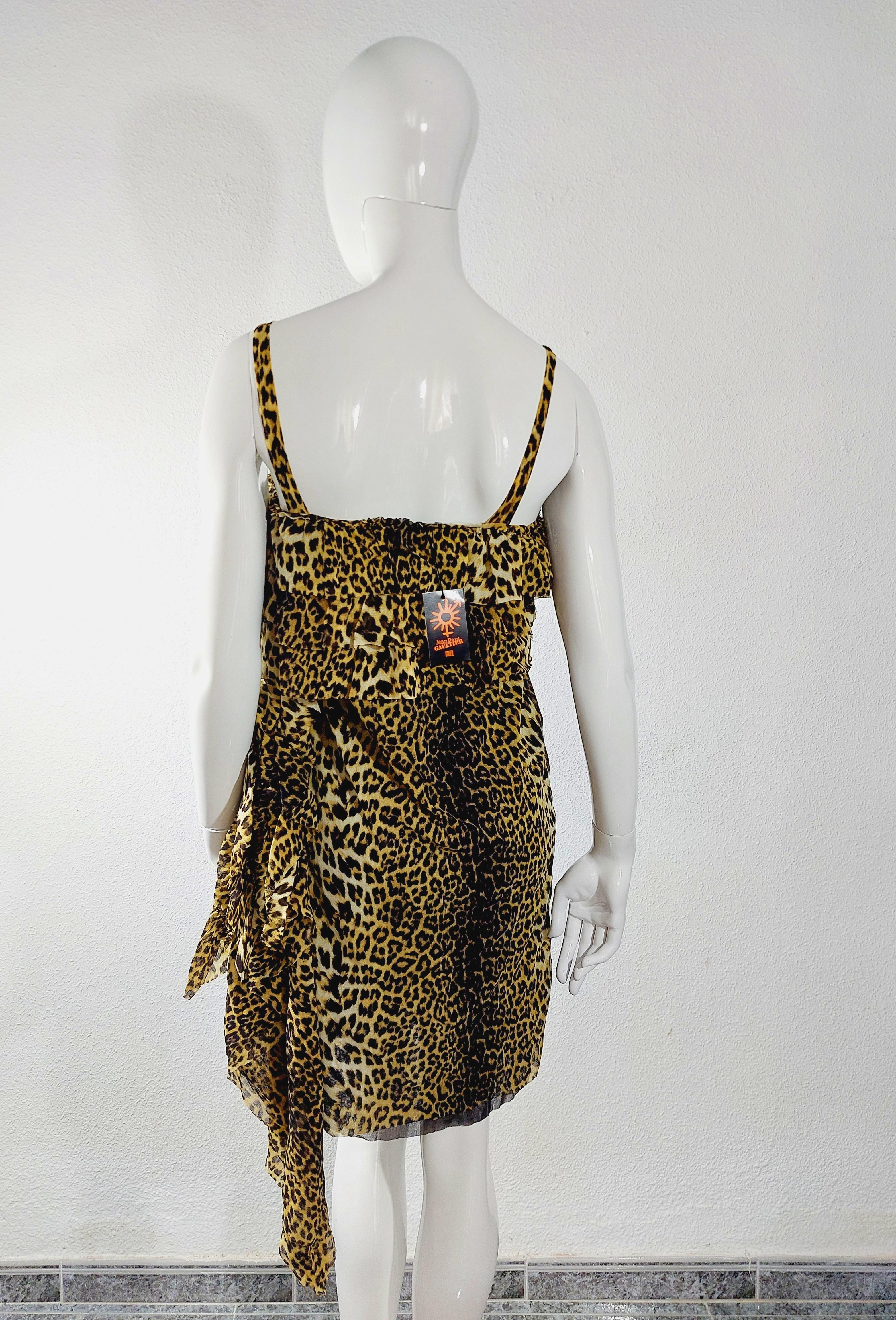 Marron Robe à volants asymétrique léopard en maille guépard Jean Paul Gaultier des années 1990 en vente