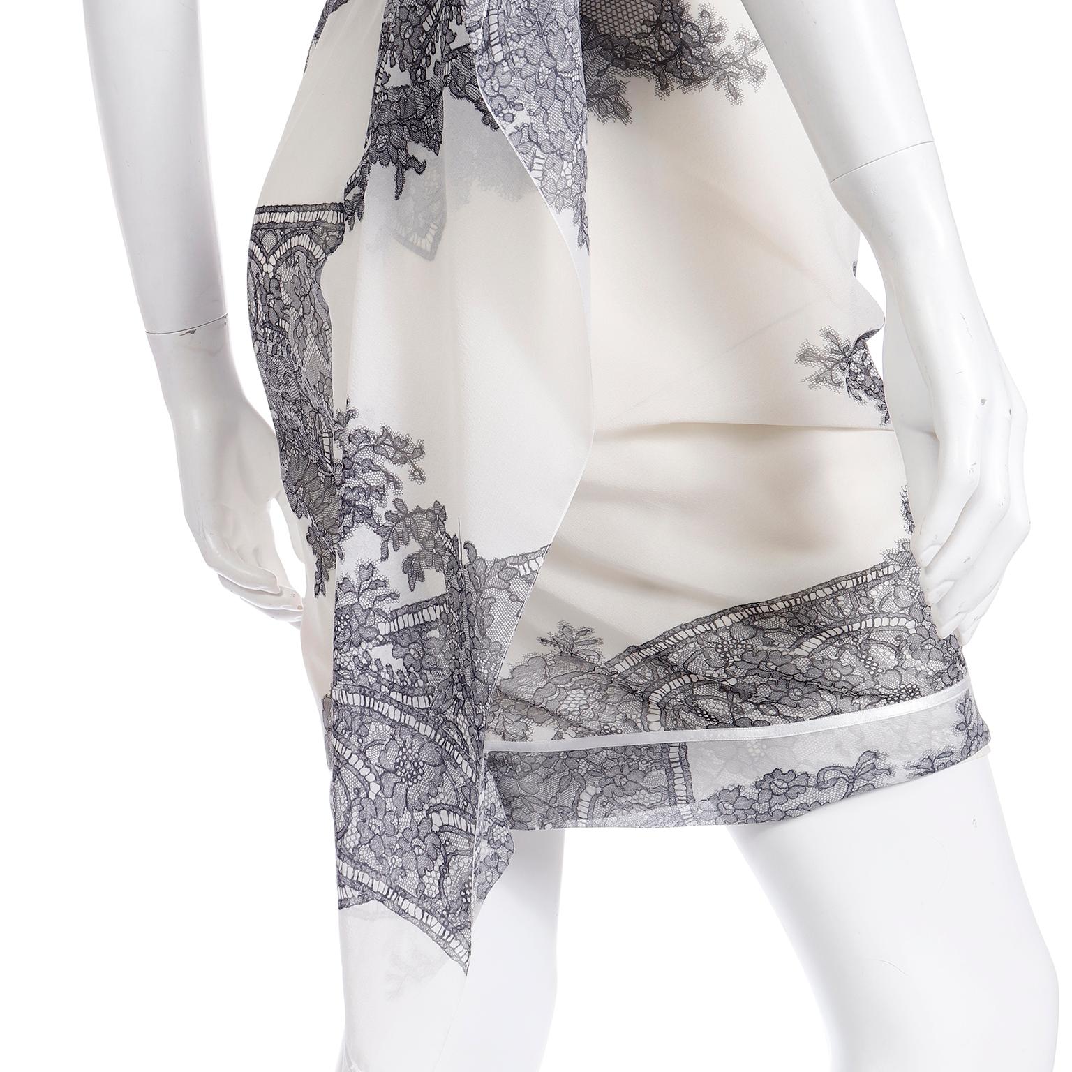Jean Paul Gaultier - Robe-culotte en dentelle imprimée, en stock, avec étiquettes originales, 2007 en vente 8