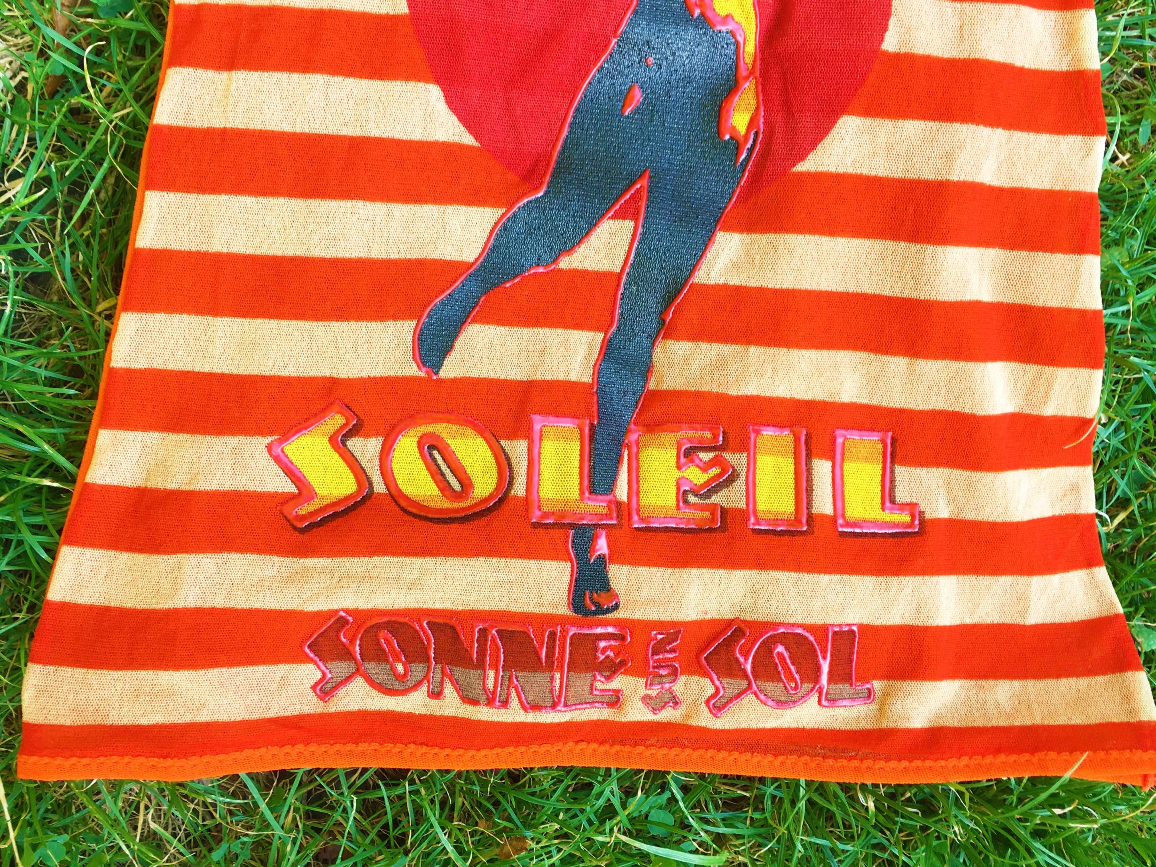 Jean Paul Gaultier Amour au Soleil Circus Gestreiftes Transparentes Mesh Tank-T-Top (Rot) im Angebot
