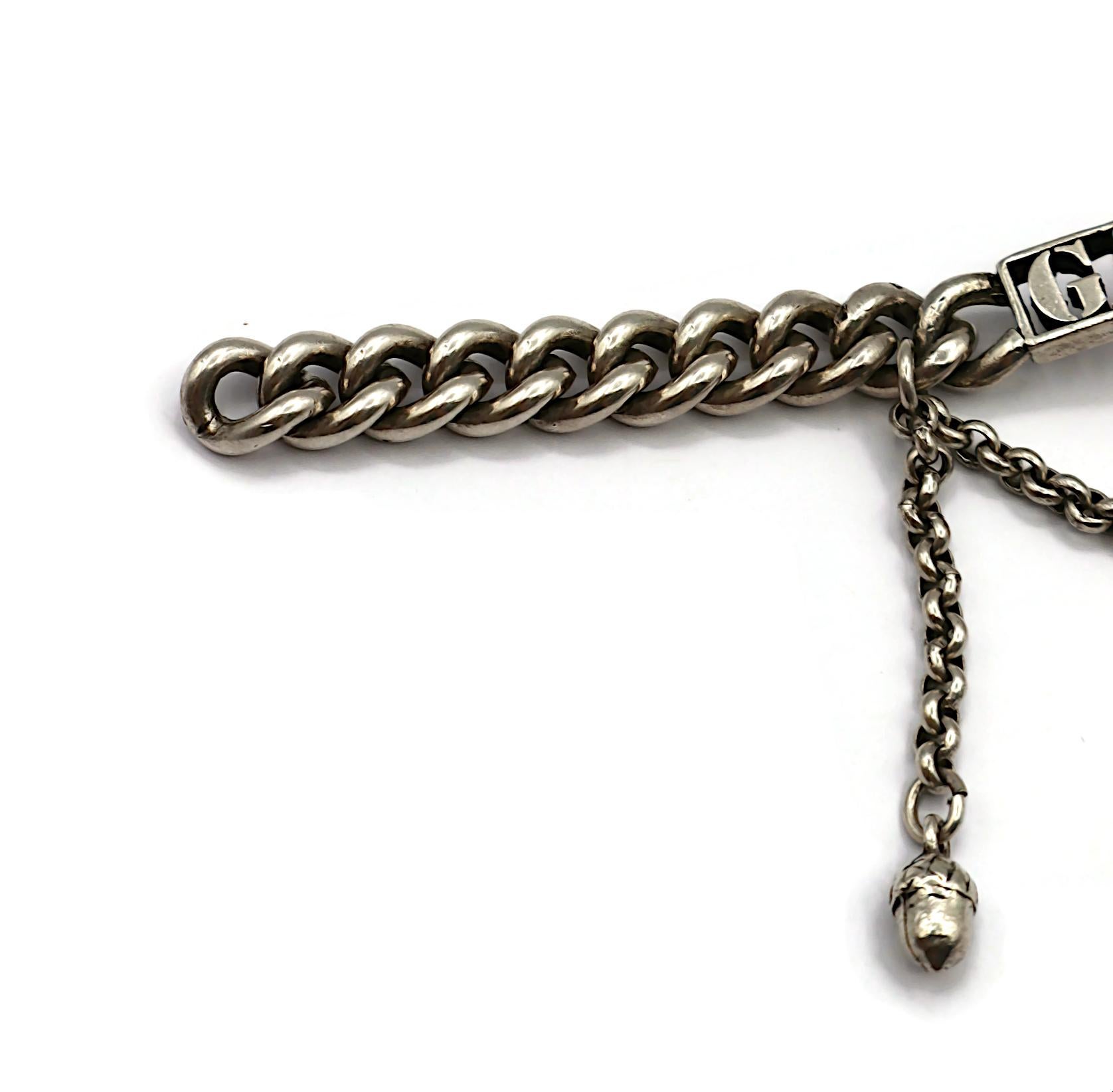 JEAN PAUL GAULTIER (Attribuito a) Braccialetto con Charm a catena in tono argento in vendita 1