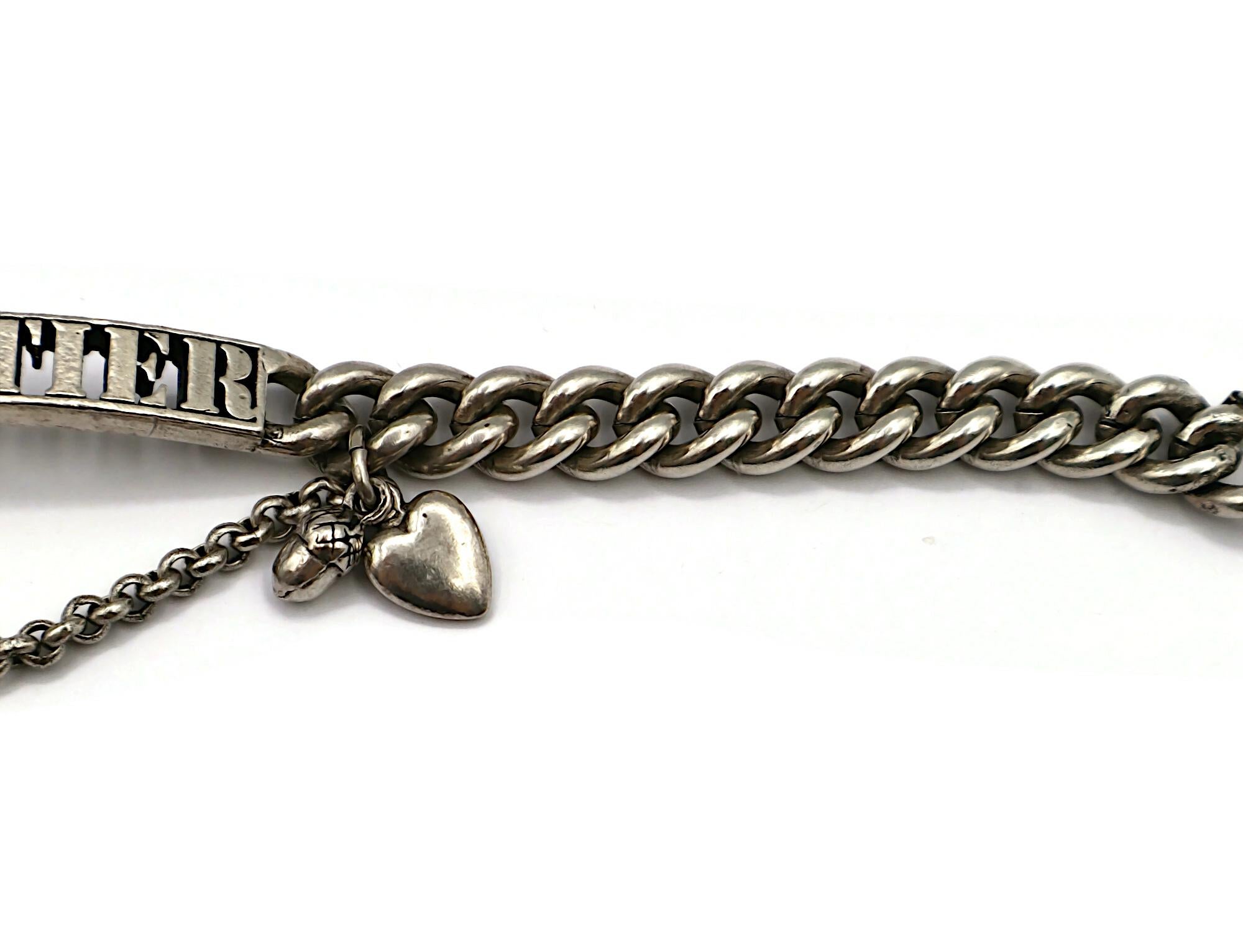 JEAN PAUL GAULTIER (Attribuito a) Braccialetto con Charm a catena in tono argento in vendita 4