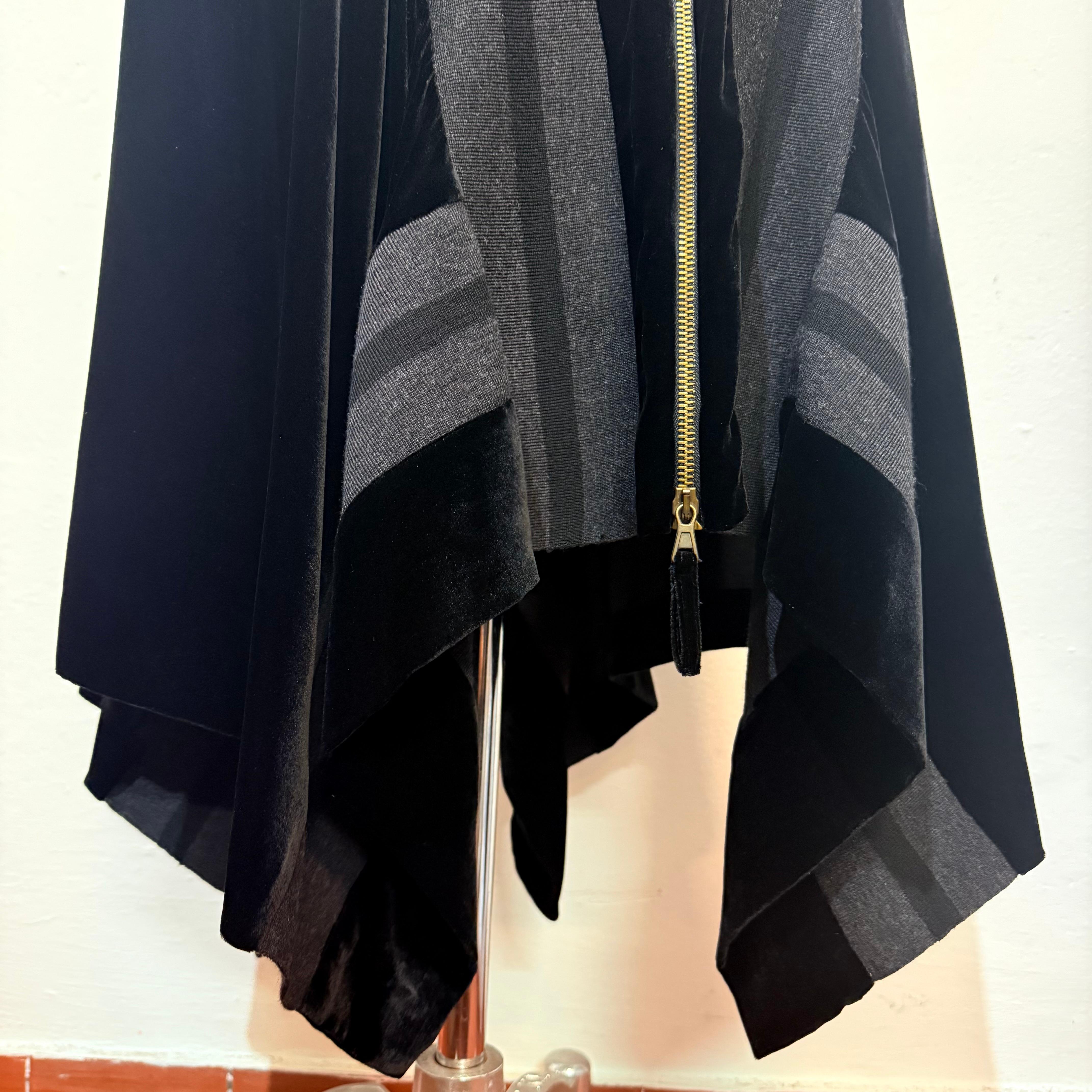 Jean Paul Gaultier Schwarzer und grauer Samtrock FR 38 / IT 42 im Angebot 1