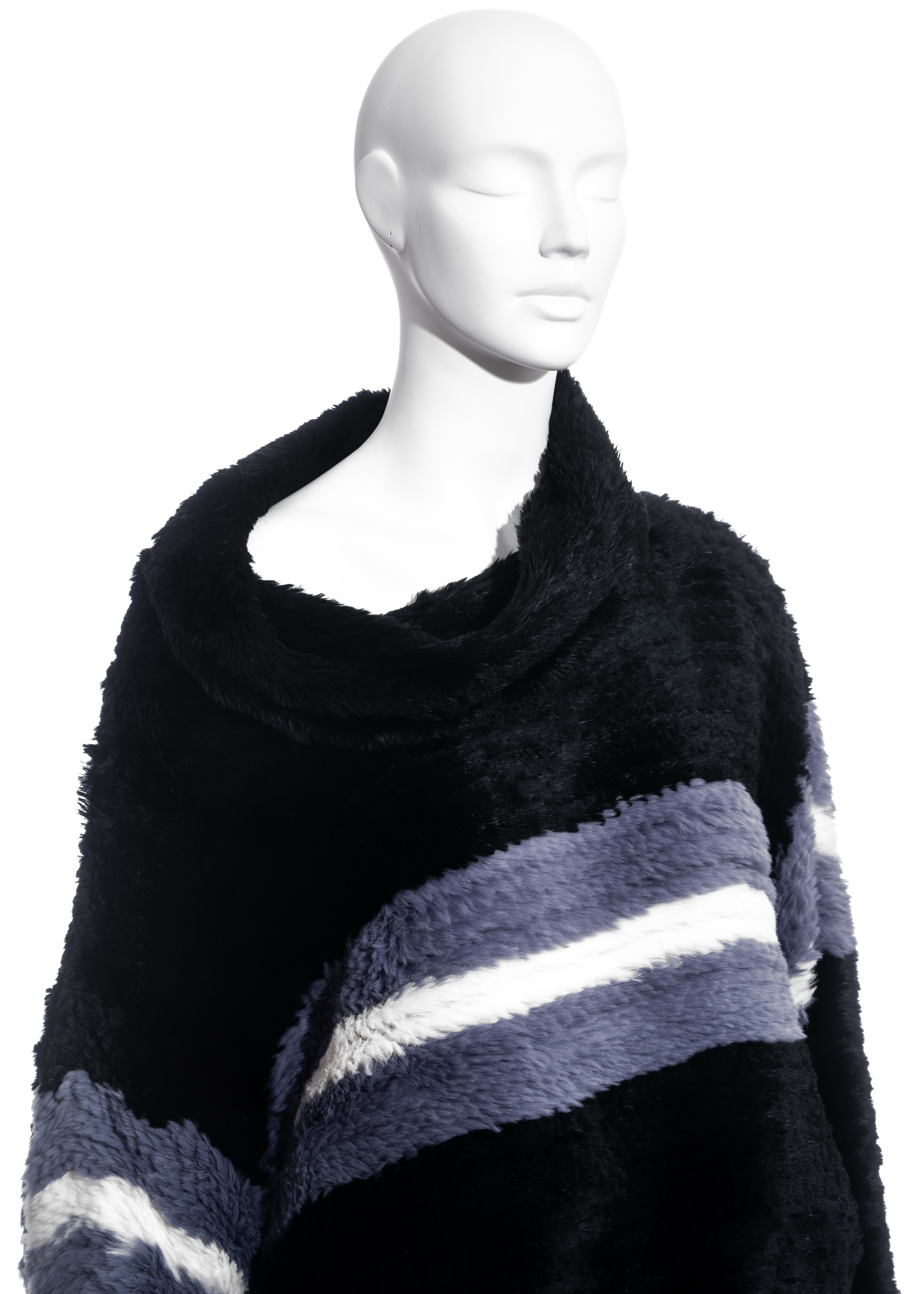 Pull oversize en fourrure tricotée noire Jean Paul Gaultier, A/H 2003 Pour femmes en vente