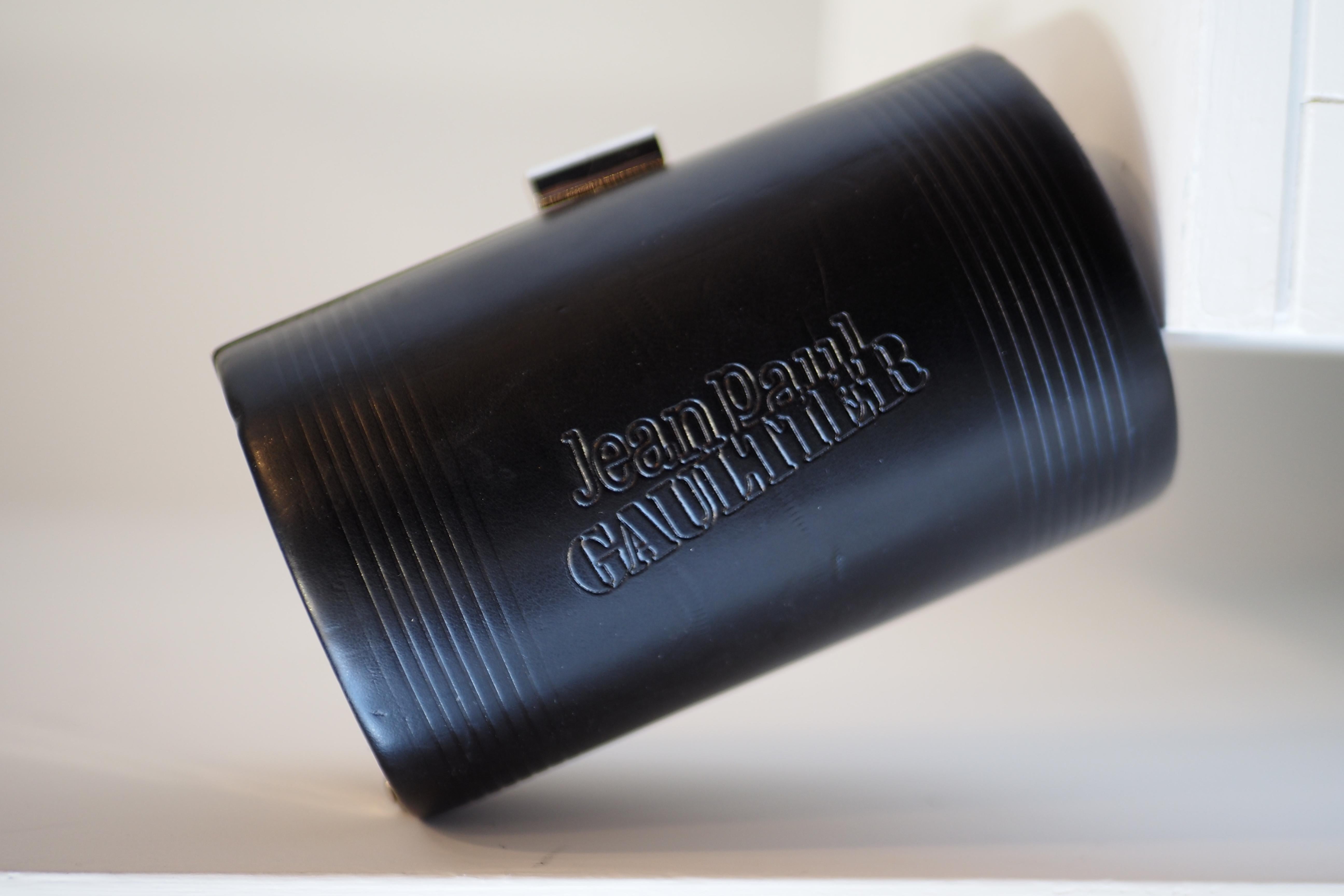 Jean Paul Gaultier Umhängetasche aus schwarzem Leder im Angebot 12
