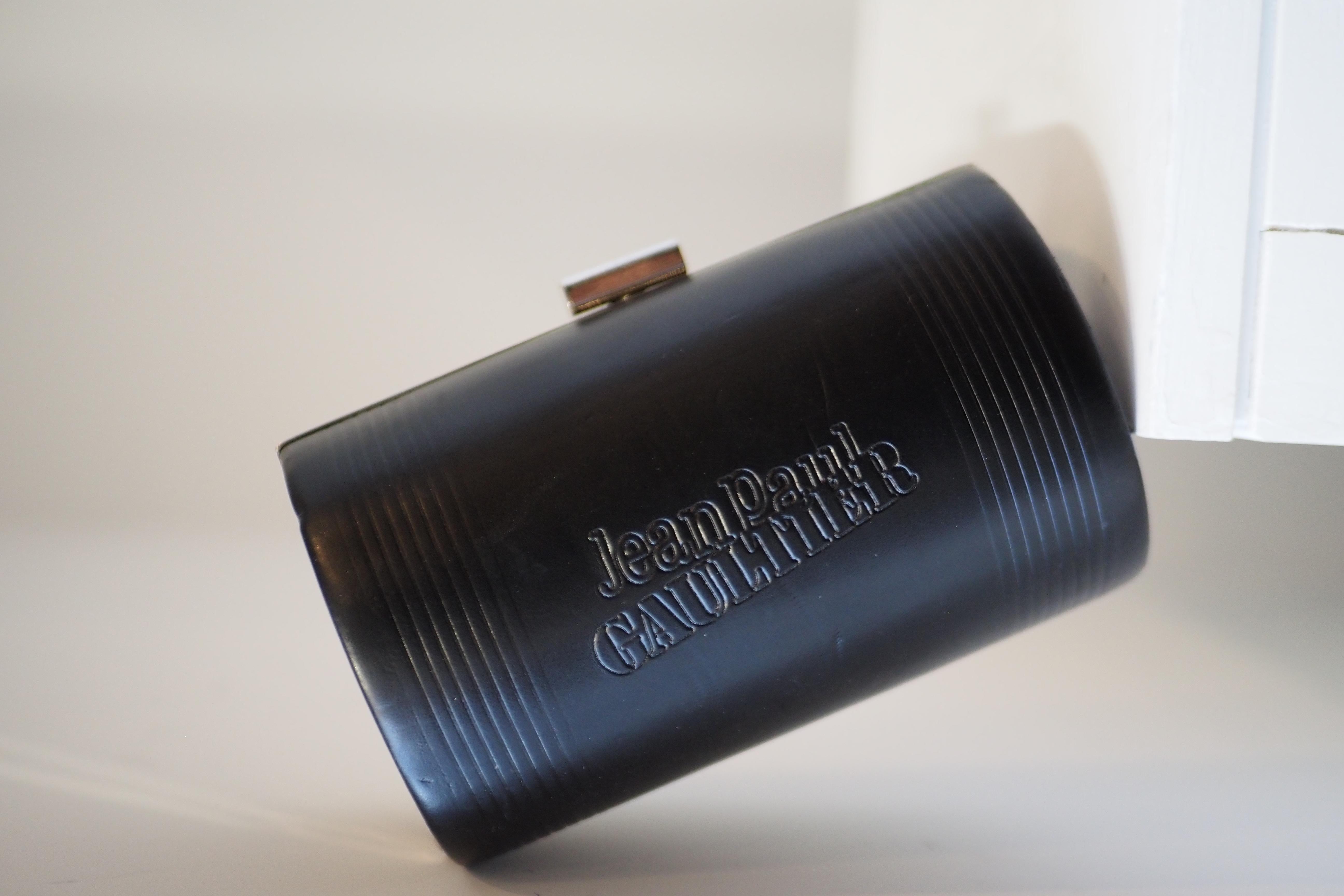 Jean Paul Gaultier Umhängetasche aus schwarzem Leder im Angebot 13