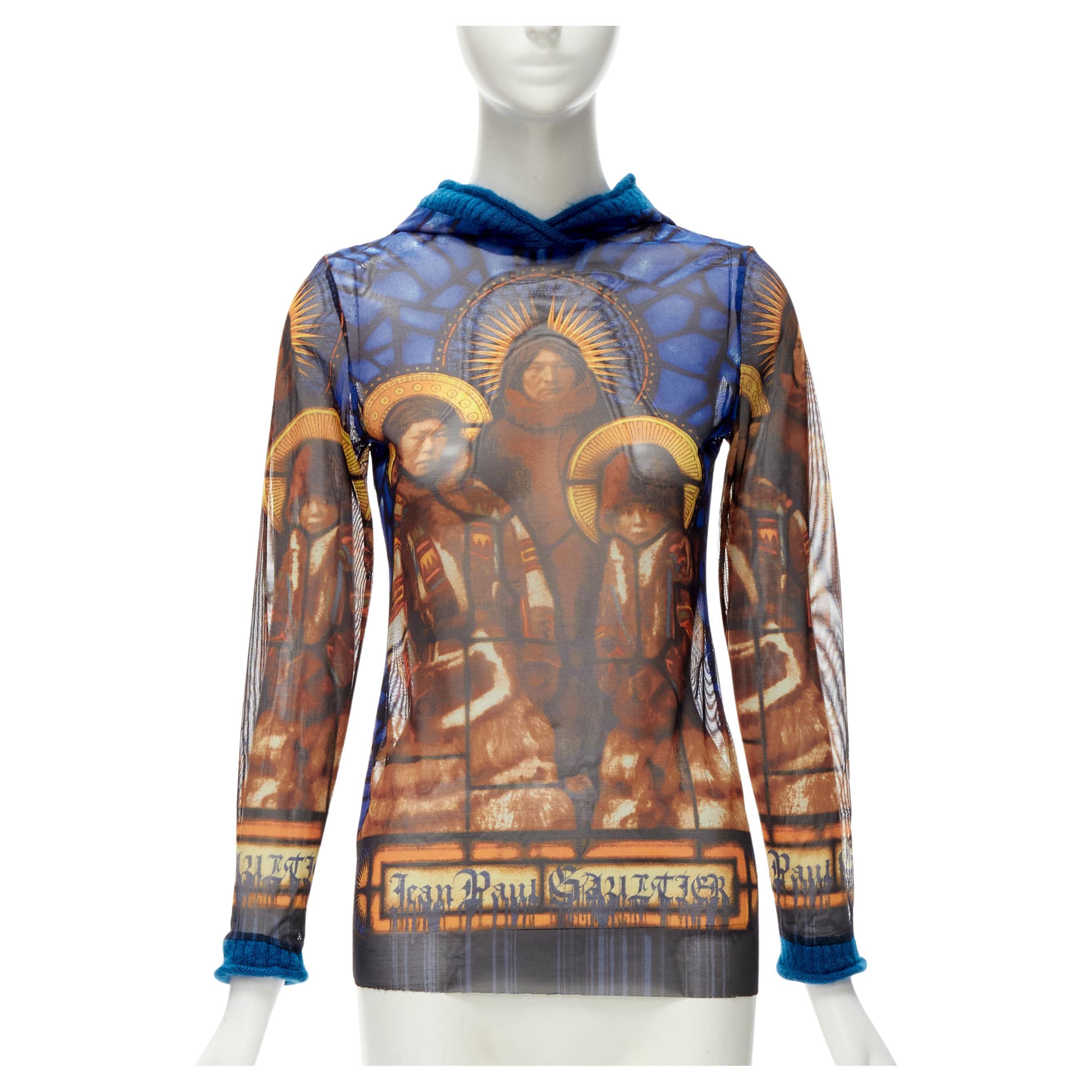 Haut à capuche Jean-Paul Gaultier en laine bleue avec imprimé cathédrale et logo gothique, taille IT 40 S en vente