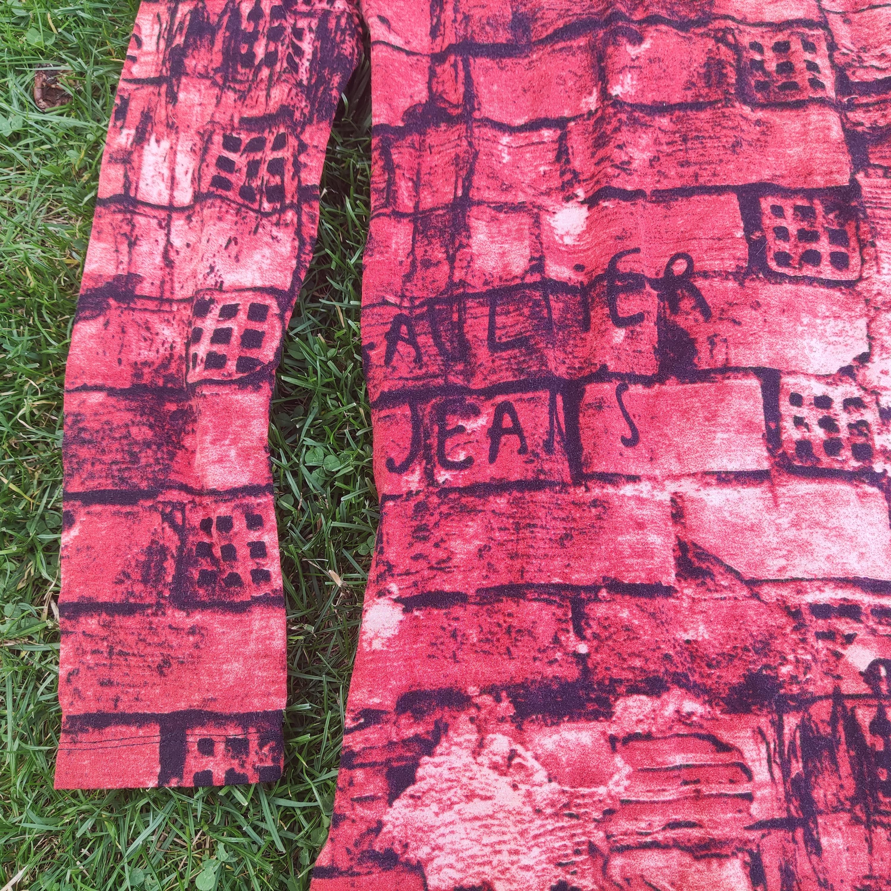 Jean Paul Gaultier Brick Wall Fight Against Racism Runway 1997 Fall Winter Dress In Excellent Condition For Sale In PARIS, FR