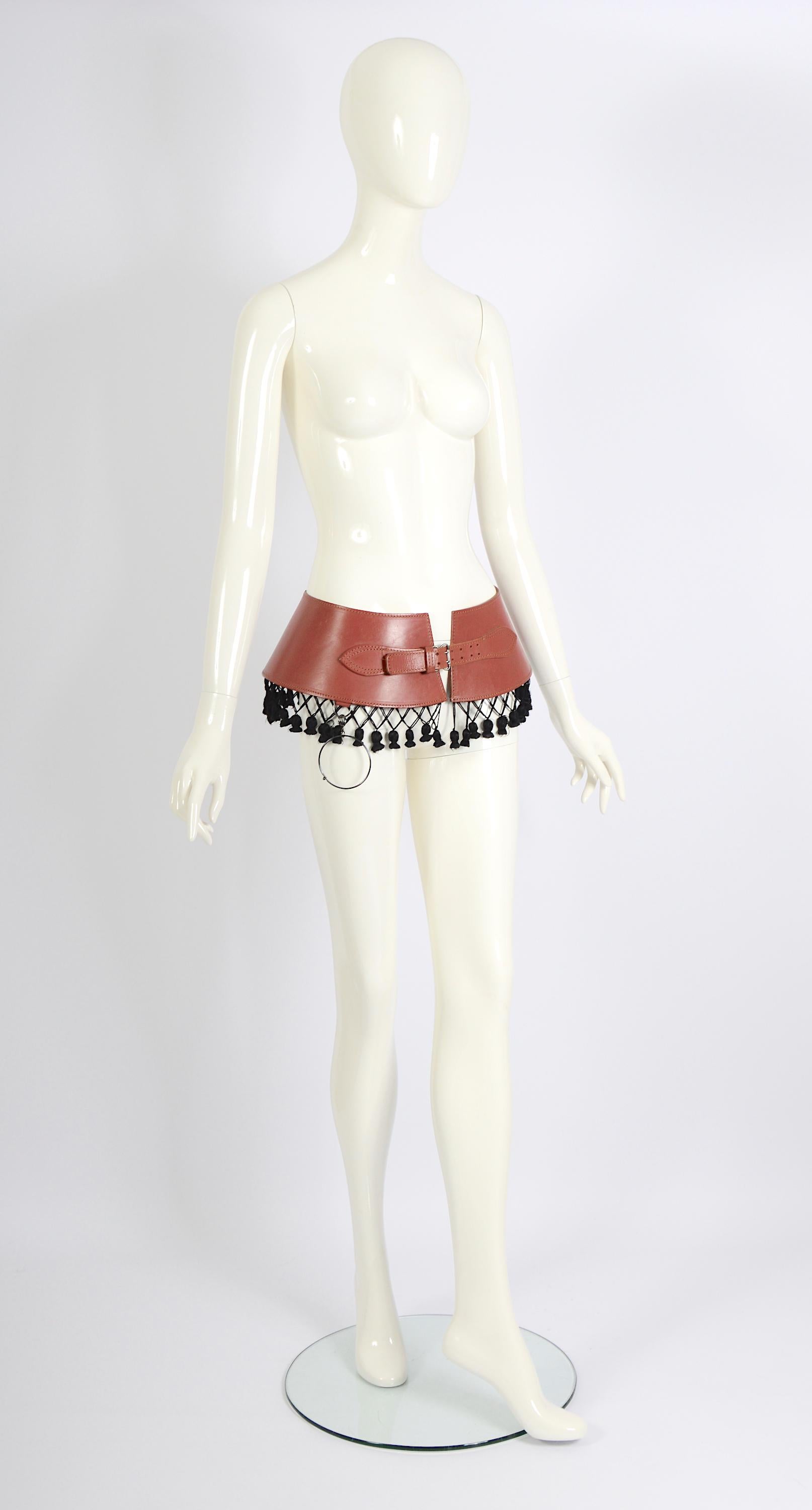 Jean Paul Gaultier by Gibo 1980, ceinture large en cuir marron ornée d'un pompon en vente 8