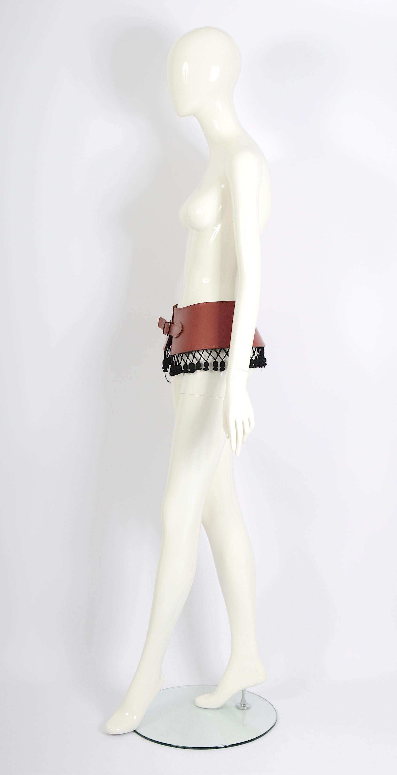 Jean Paul Gaultier by Gibo 1980, ceinture large en cuir marron ornée d'un pompon en vente 1