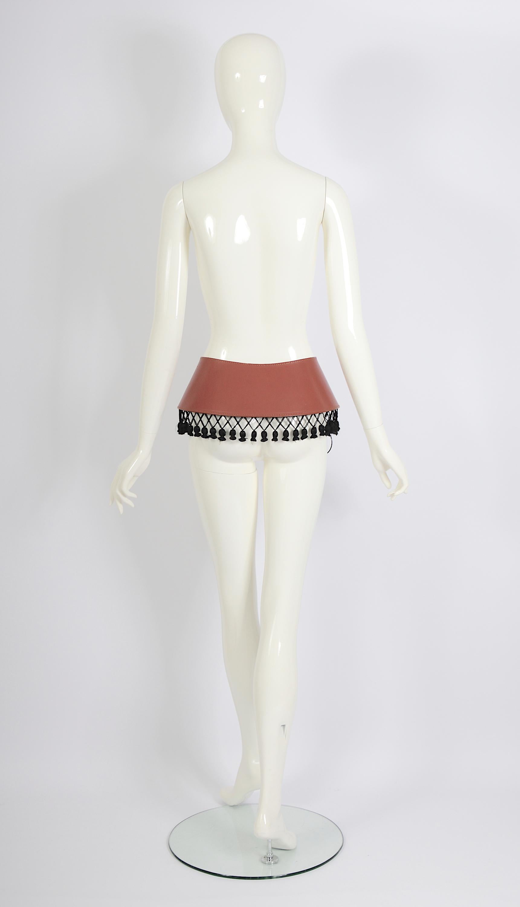 Jean Paul Gaultier by Gibo 1980, ceinture large en cuir marron ornée d'un pompon en vente 3