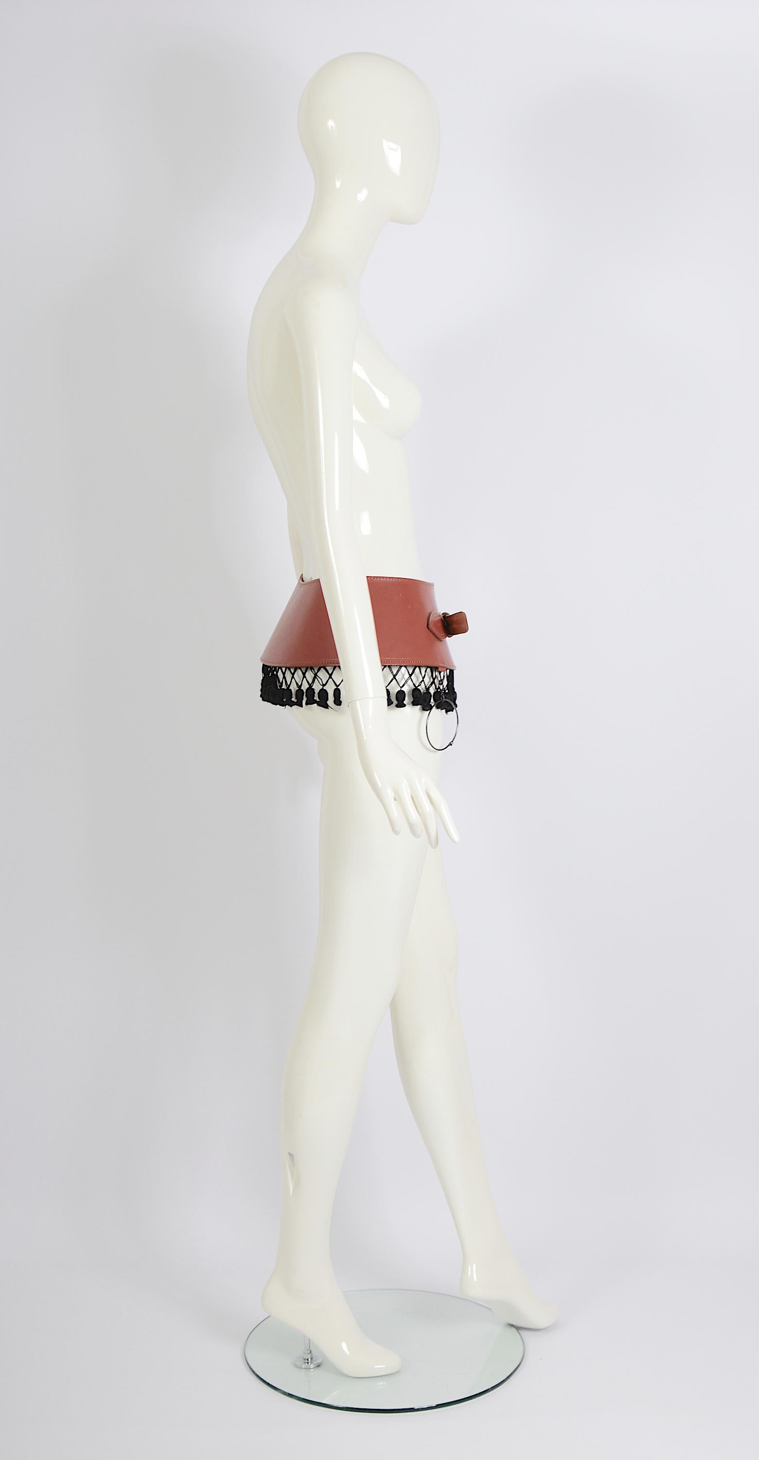 Jean Paul Gaultier by Gibo 1980, ceinture large en cuir marron ornée d'un pompon en vente 5