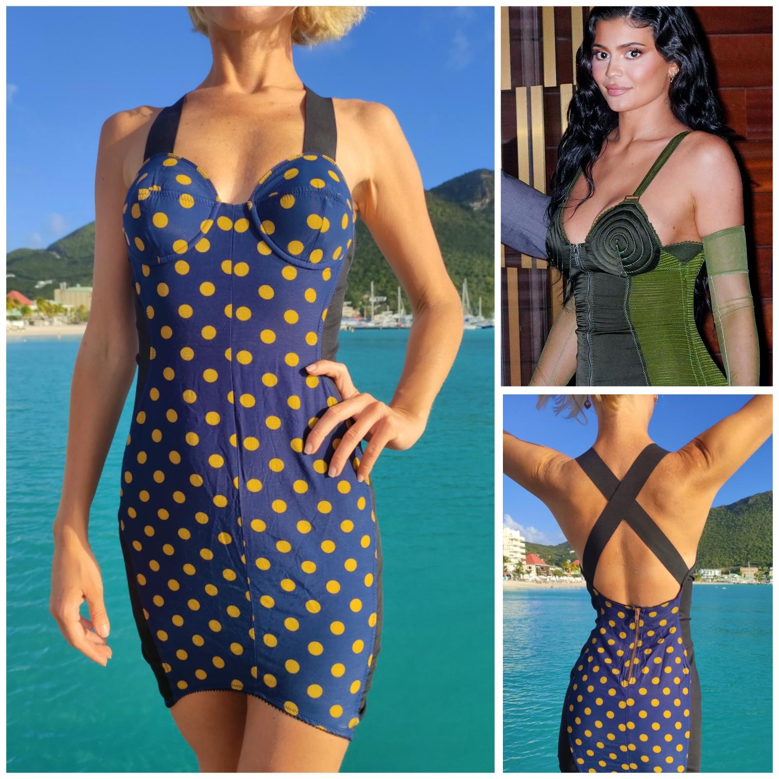Jean Paul Gaultier Corsé Junior Vintage Bodycon de lunares Kim Kardashian Kylie Jenner 1987 Colección primavera verano años 90 Camiseta de los 80 Sujetador cónico Mini Vestido

¡Vestido de cóctel vintage de Jean Paul Gaultier!
¡De la Colección