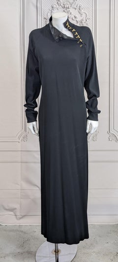 Cheongsam elástico de satén con espalda de crepé Jean Paul Gaultier