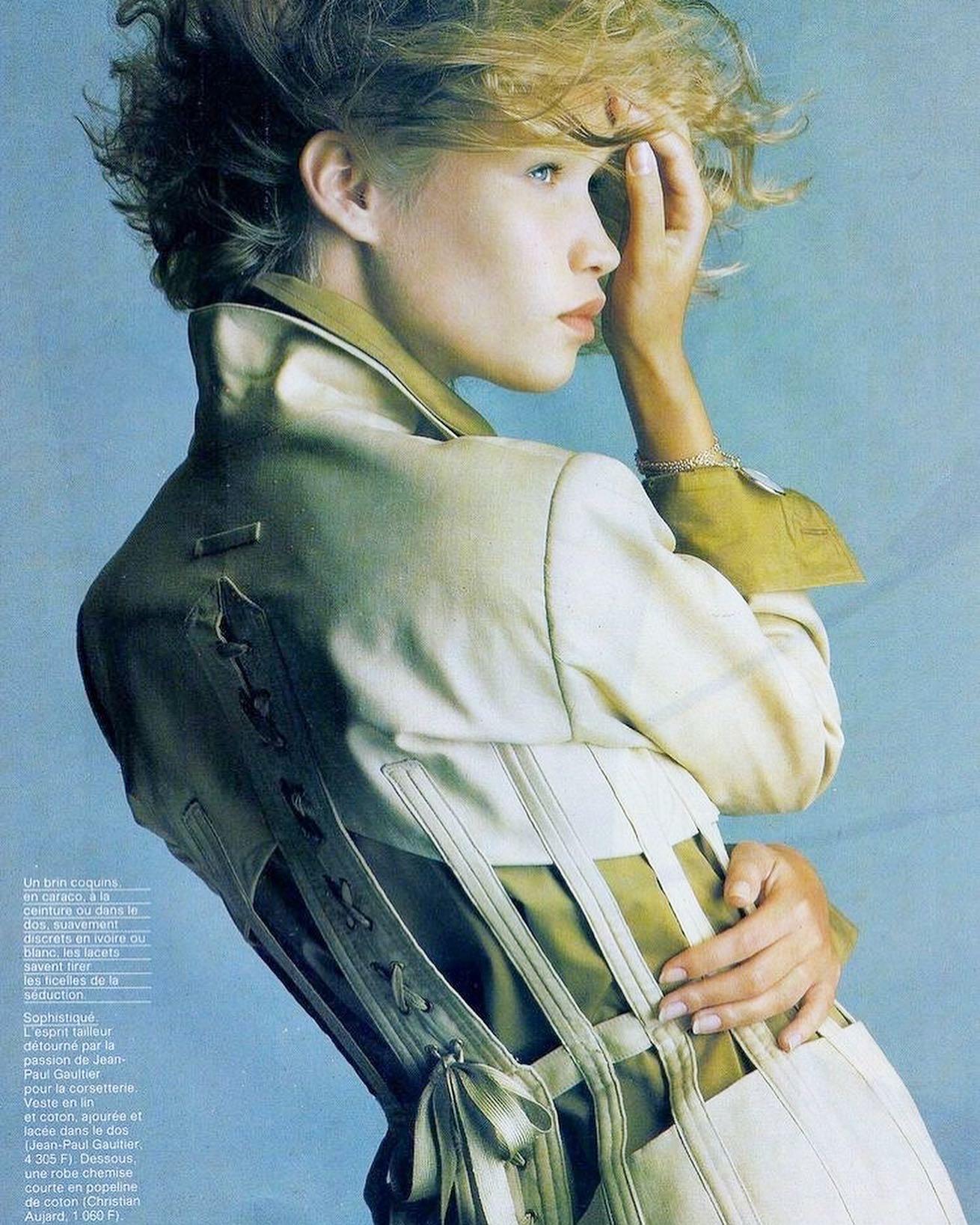 One of the most iconic pieces by Jean-Paul Gaultier, first introduced for Spring 1989, this early 2000s re-issue comes in a fabulous muted denim with beautiful contrasting buttons and silk lining.

Size IT 40 of US 6, please rely on the measurements