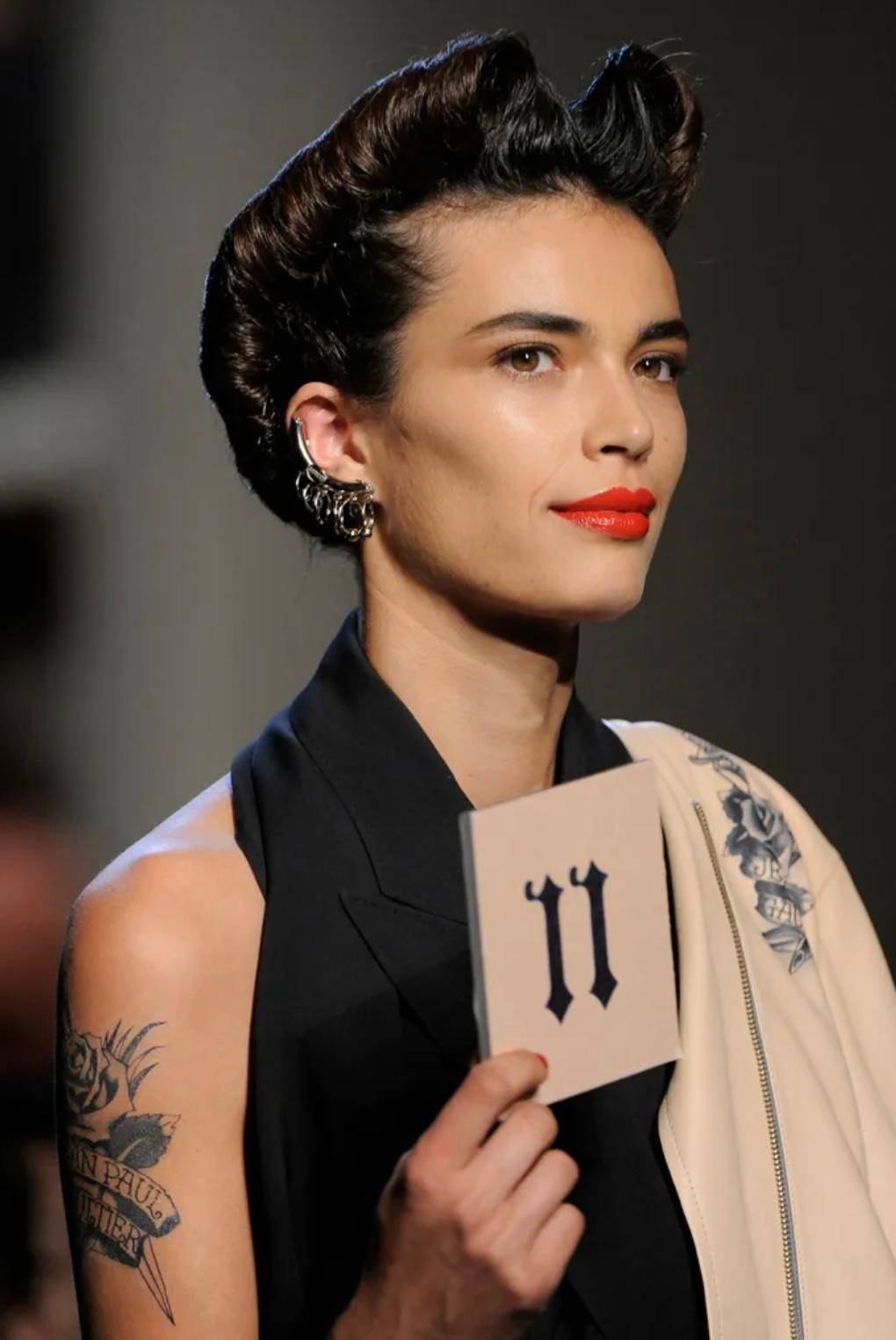 Chaqueta blazer de doble botonadura con efecto capa, Jean Paul Gaultier Runway, SS2012 en venta 11