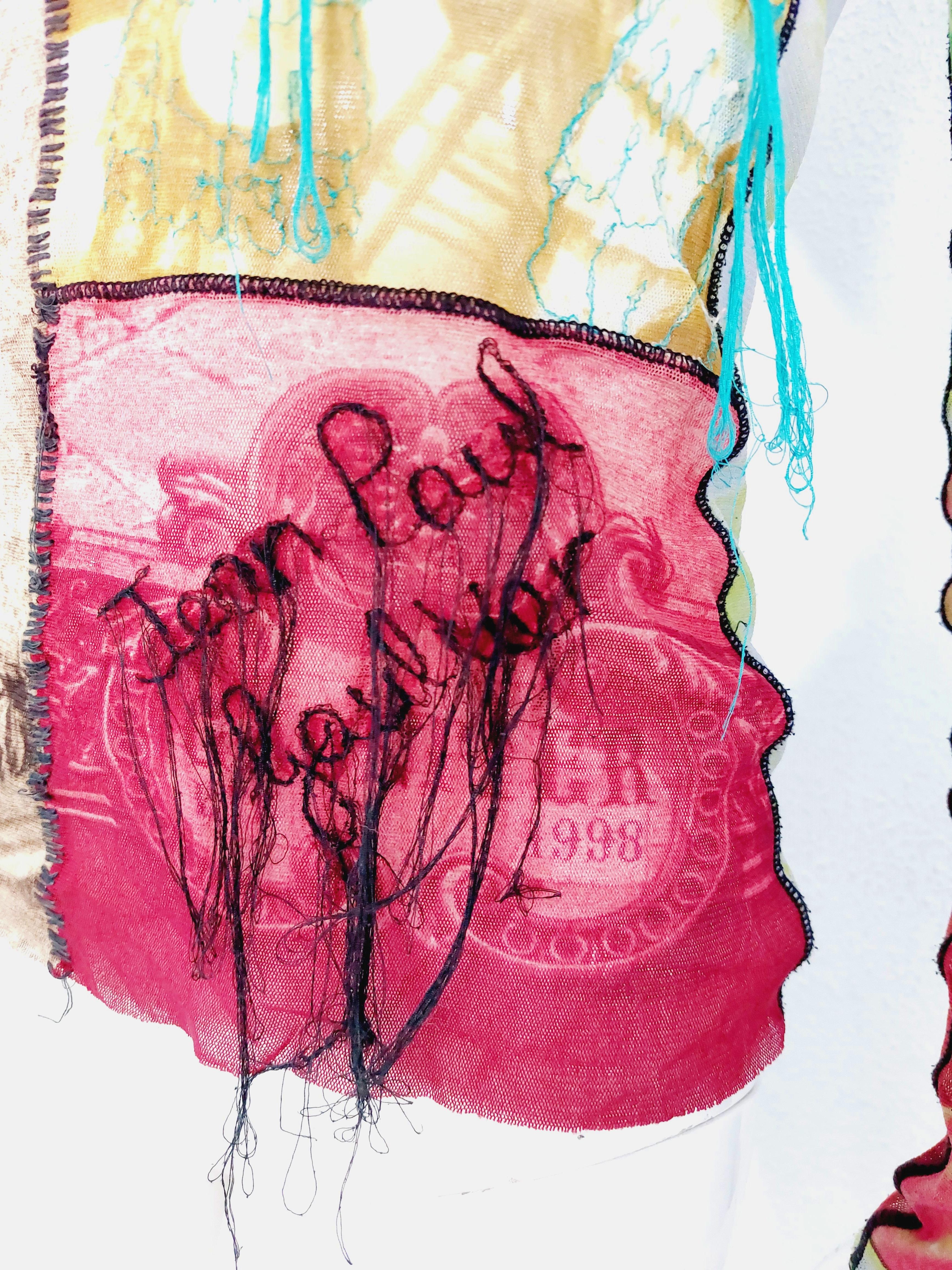 Beige Jean Paul Gaultier - Top en maille multicolore avec yeux brodés et patchwork de fils en vente