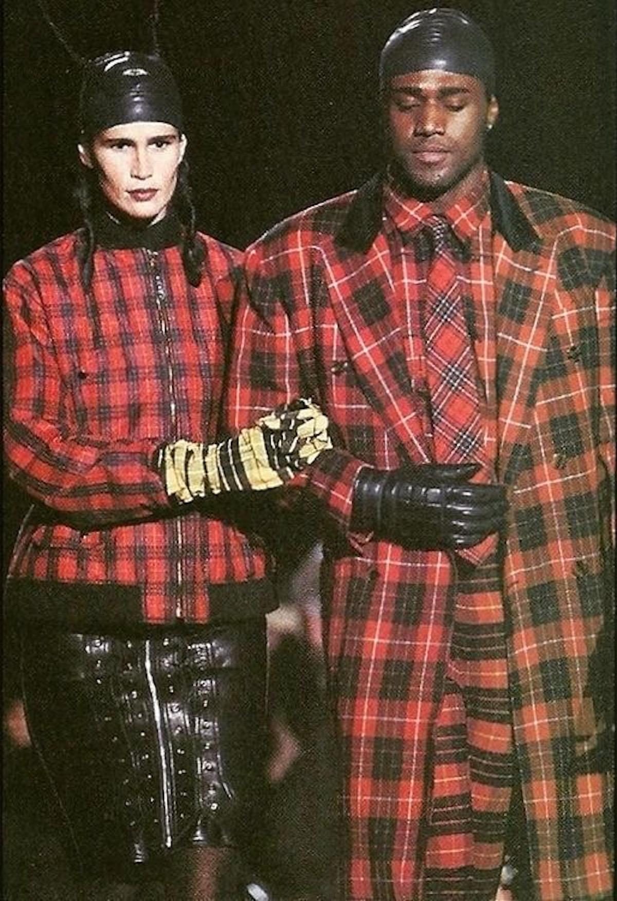 Jean Paul Gaultier F/W 1987 Forbidden Pantalon en cuir à la taille haute et à lacets en vente 3