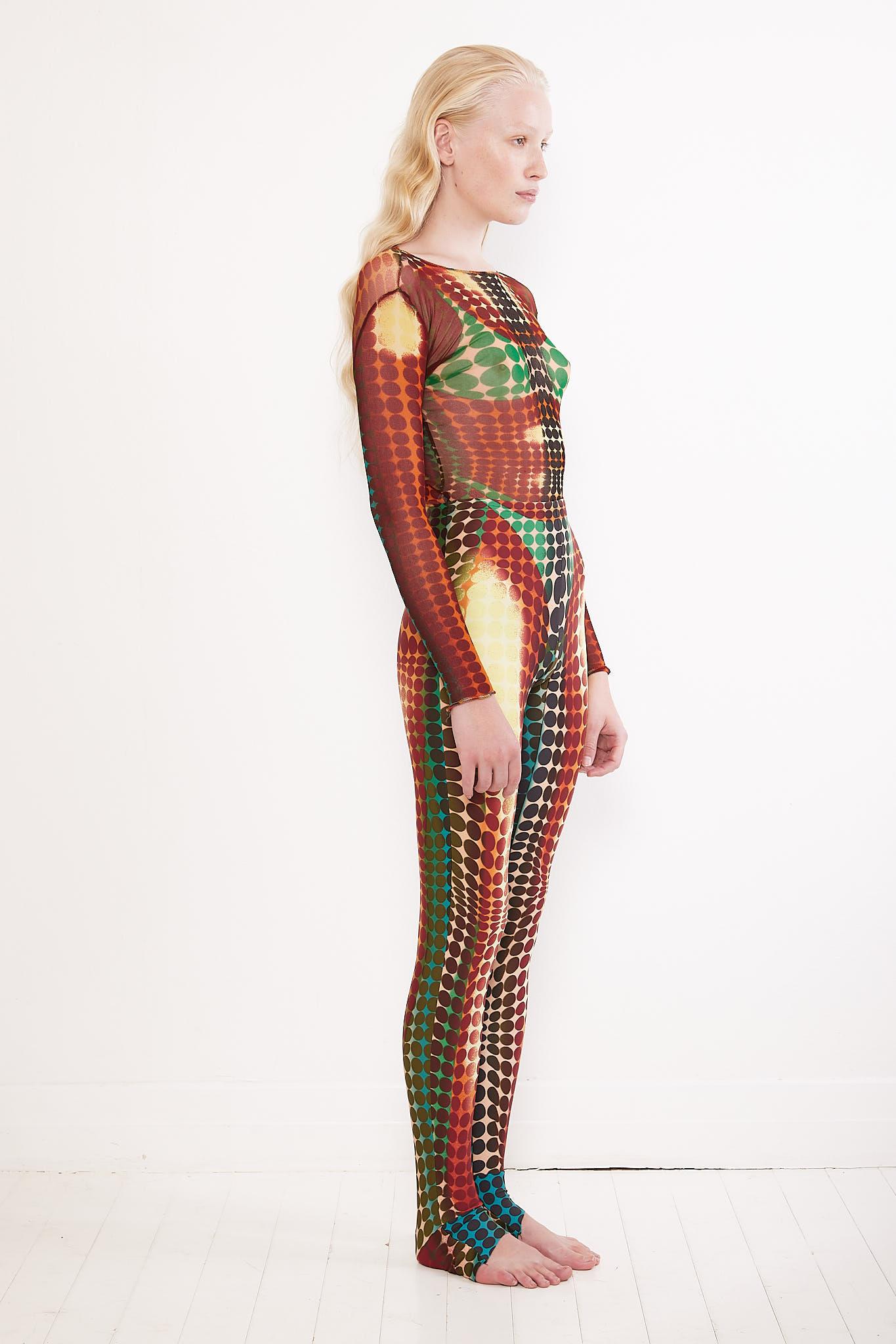 Die von Victor Vasarely inspirierten Cyberdot-Kollektionen von Jean Paul Gaultier, die auf die Mad Max-Kollektion 