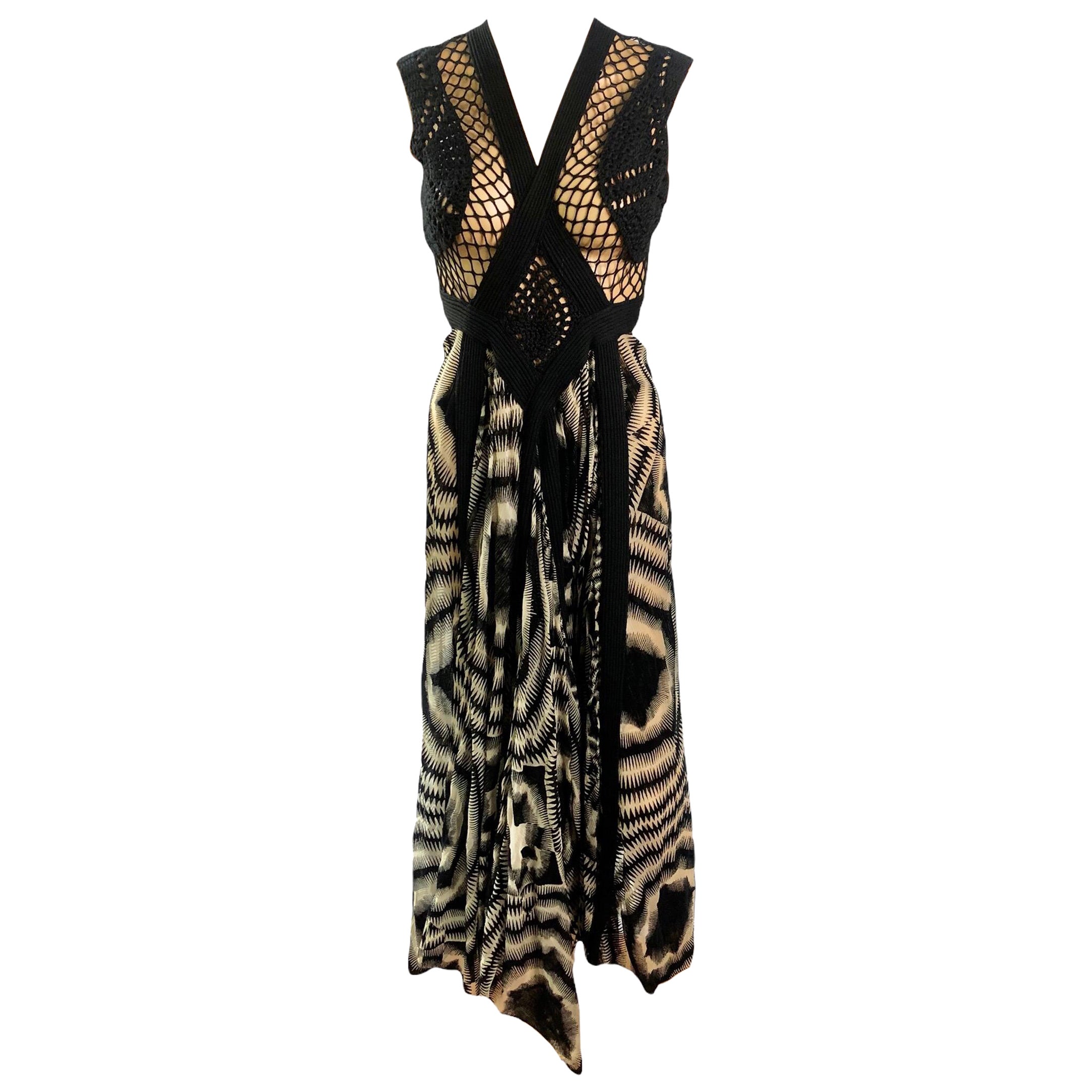 Jean Paul Gaultier H/W 2009 Laufsteg Durchsichtiges durchsichtiges Maxikleid aus gehäkeltem Mesh-Strick
