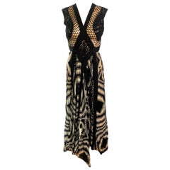 Jean Paul Gaultier H/W 2009 Laufsteg Durchsichtiges durchsichtiges Maxikleid aus gehäkeltem Mesh-Strick