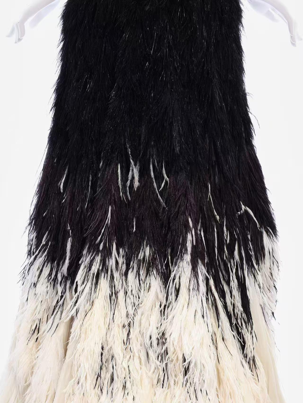 Jean Paul Gaultier Herbst 2011 Haute Couture Ombre Feder Herrenrock (FR 50) im Angebot 11