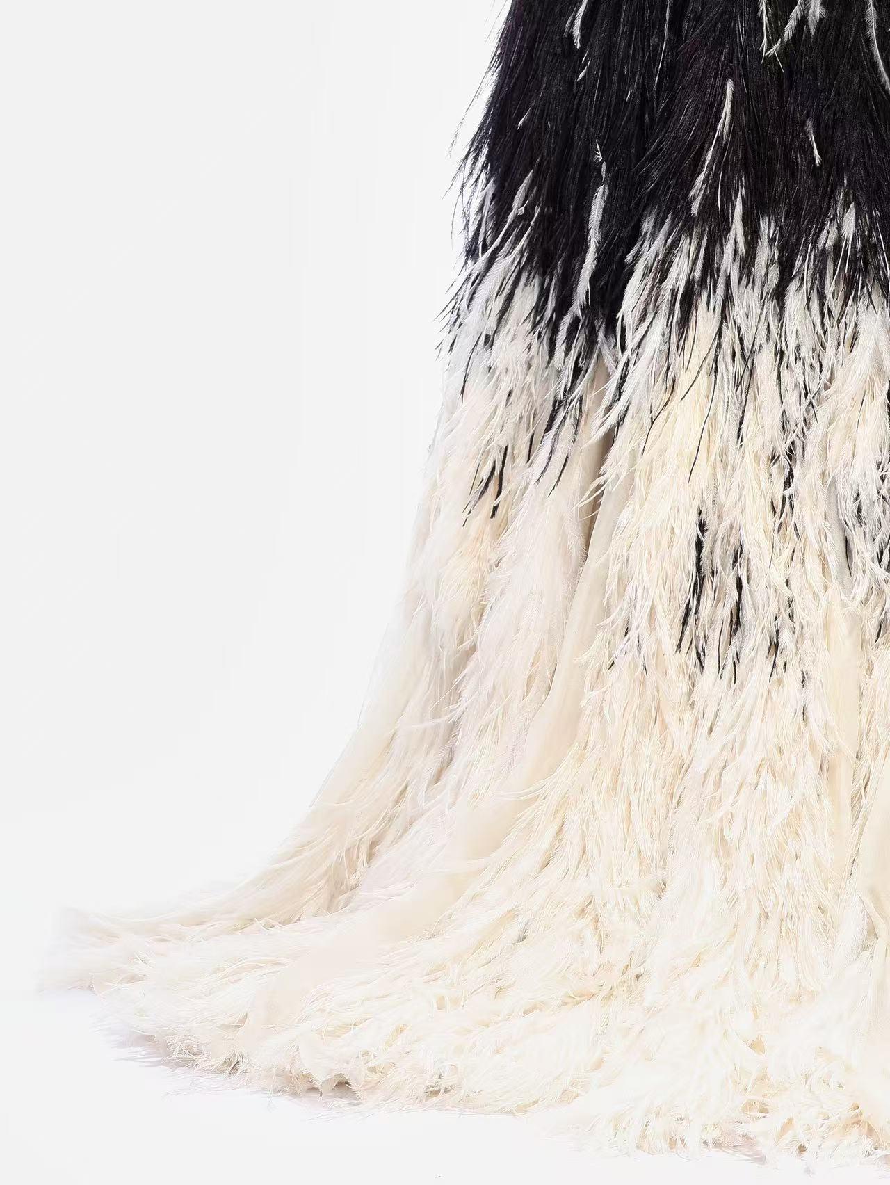 Jean Paul Gaultier Herbst 2011 Haute Couture Ombre Feder Herrenrock (FR 50) im Angebot 4