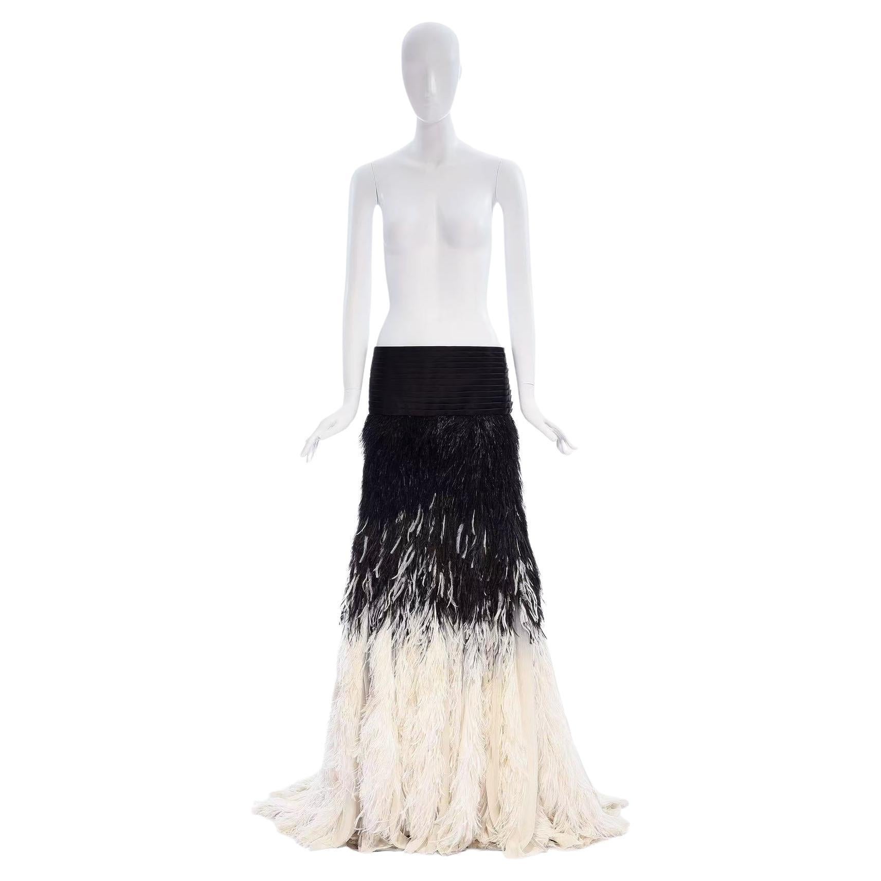 Jean Paul Gaultier Herbst 2011 Haute Couture Ombre Feder Herrenrock (FR 50) im Angebot