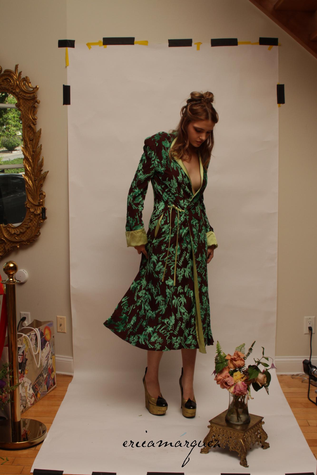 Jean Paul Gaultier Femme 1996 Frühjahr/Sommer Cyberbaba Robe aus gebranntem Samt im Angebot 11