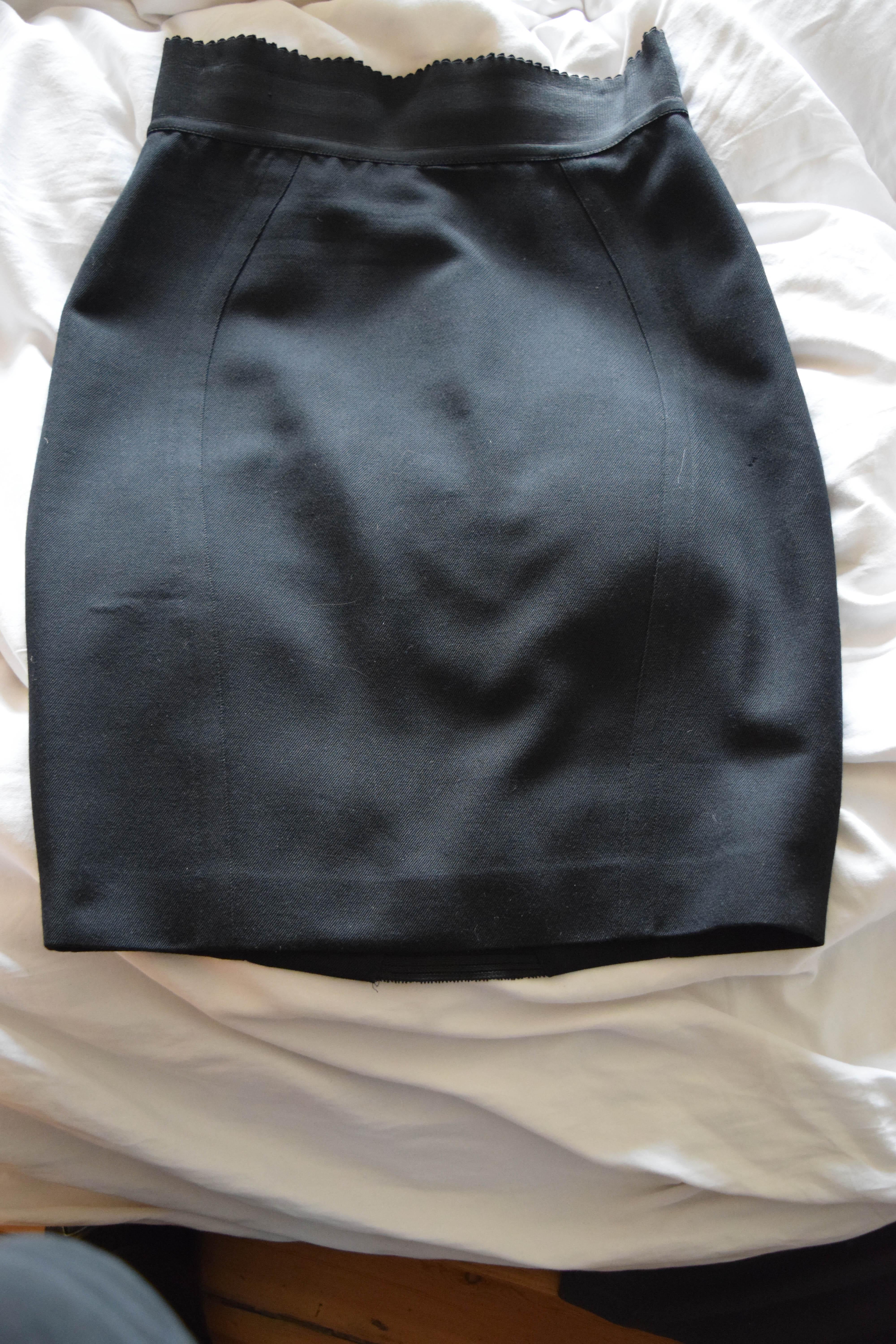 Jean Paul Gaultier Jeans bellissima gonna nera con fascia elastica in vita In condizioni ottime in vendita a London, GB