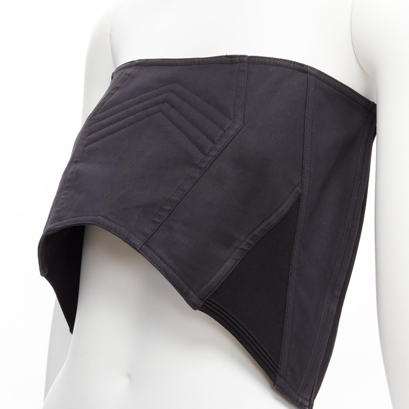 JEAN PAUL GAULTIER FEMME Vintage black 3D corset bustier cropped top IT40 S
Reference: TGAS/D00349
Brand: Jean Paul Gaultier
Designer: Jean Paul Gaultier
Material: Cotton, Blend
Color: Black
Pattern: Solid
Closure: Zip
Lining: Black Fabric
Extra