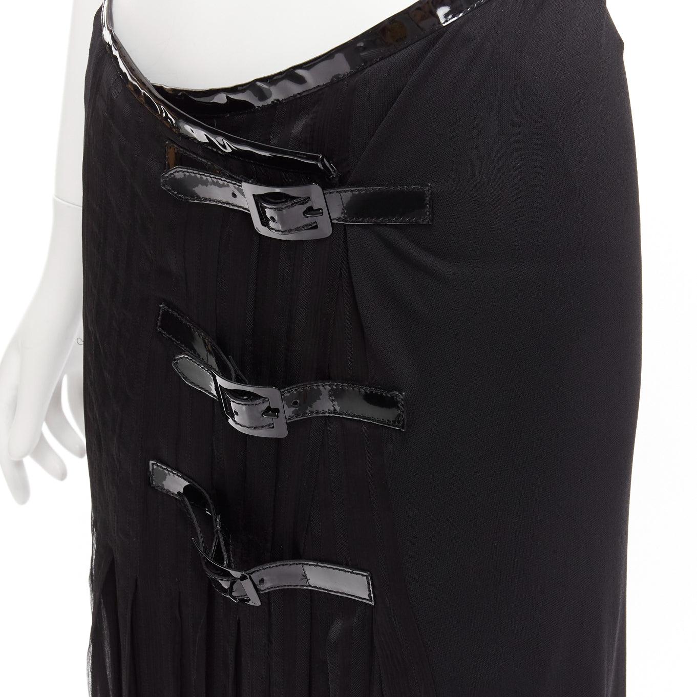 JEAN PAUL GAULTIER FEMME Vintage black bondage buckle detail plisse skirt IT40 S
Reference: TGAS/D01117
Brand: Jean Paul Gaultier
Designer: Jean Paul Gaultier
Collection: FEMME
Material: Rayon, Blend
Color: Black
Pattern: Solid
Closure: Snap