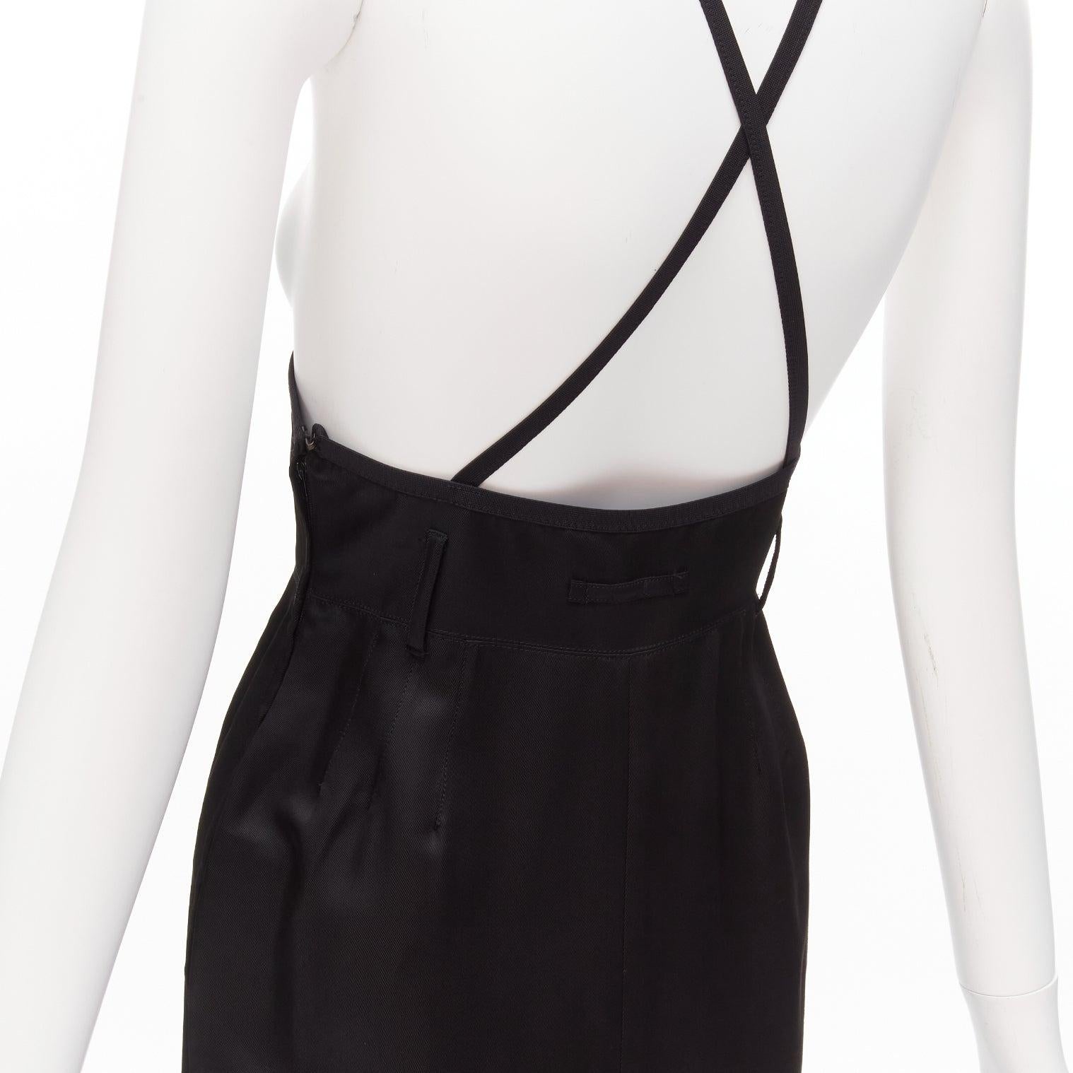 JEAN PAUL GAULTIER FEMME Vintage black silk twill cross strap dungaree dress FR40 L
Reference: TGAS/D00567
Brand: Jean Paul Gaultier
Designer: Jean Paul Gaultier
Collection: FEMME
Material: Rayon, Blend
Color: Black
Pattern: Solid
Closure: Zip
Extra