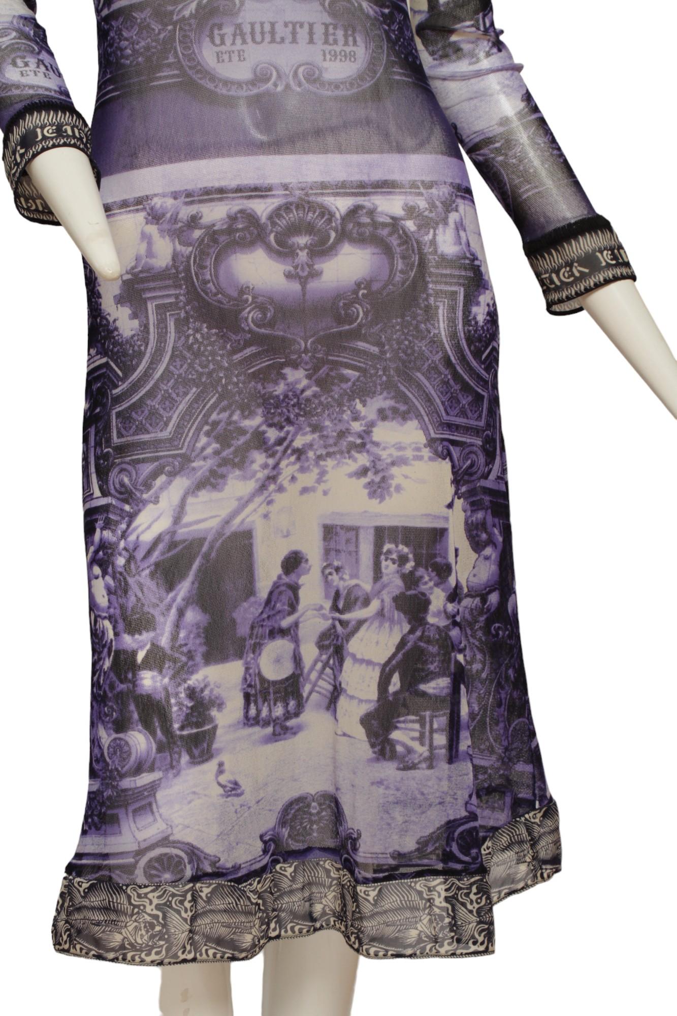 JEAN PAUL GAULTIER, escena de patio francés, vestido largo azul y blanco con negro en venta 6
