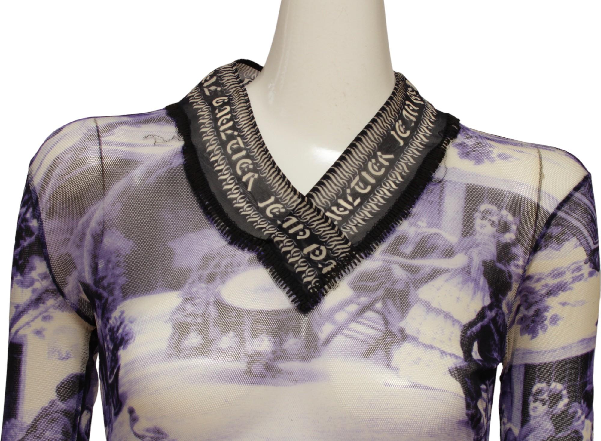JEAN PAUL GAULTIER, escena de patio francés, vestido largo azul y blanco con negro en venta 4