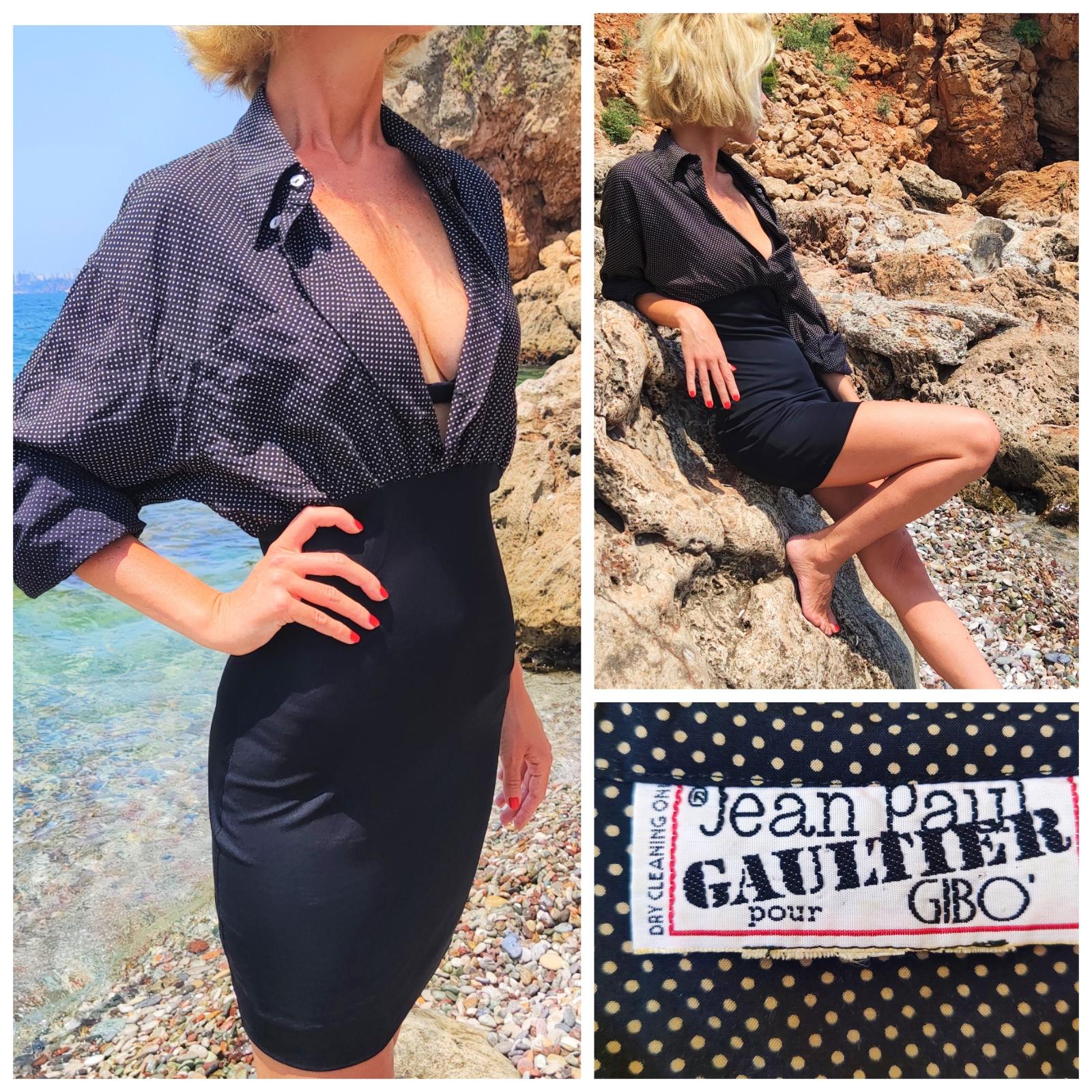 Formal dress by Jean Paul Gaultier!
From the early Gautlier`s era, 80s!


VERY GOOD condition! 

SIZE
Fits from XS to medium.
No size label. Model`s size in photos: XS.

Length: 84 cm /33.1 inch
Armpit to armpit: 44 cm / 17.3 inch
Waist: 29 cm /