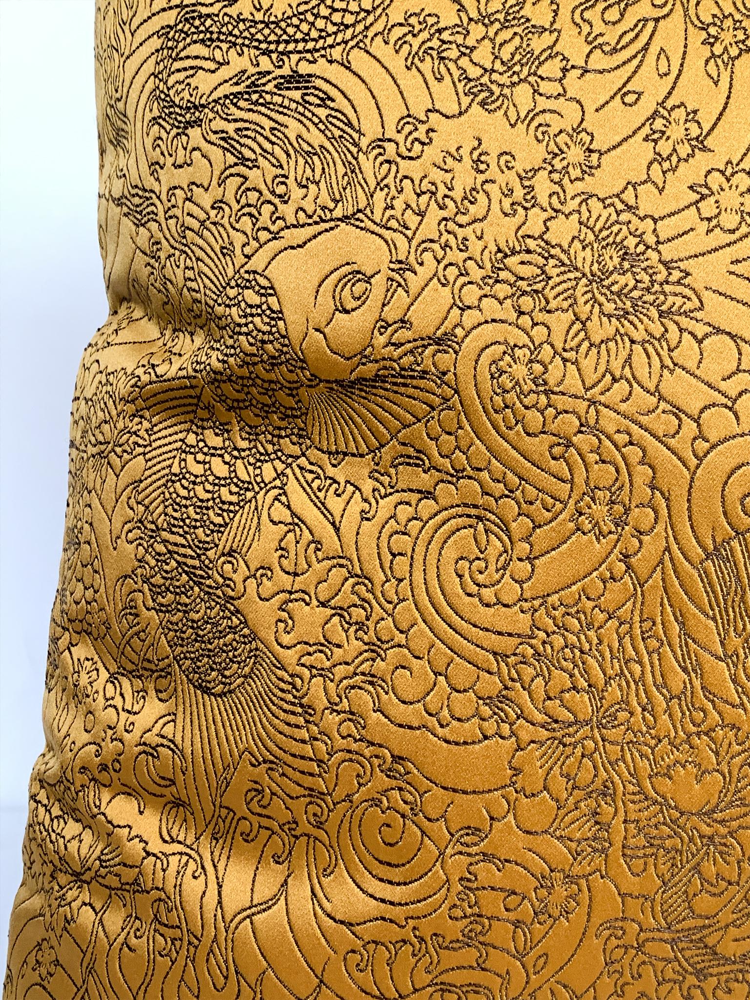 Almohadas de jacquard de satén dorado Jean Paul Gaultier - Un par Hecho a mano en venta