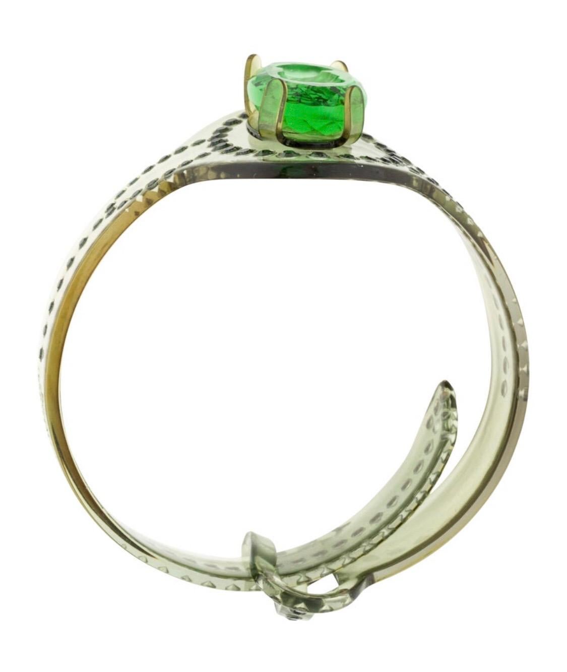 Jean-Paul Gaultier Bracelet en taille-douce vert Bon état - En vente à Scottsdale, AZ