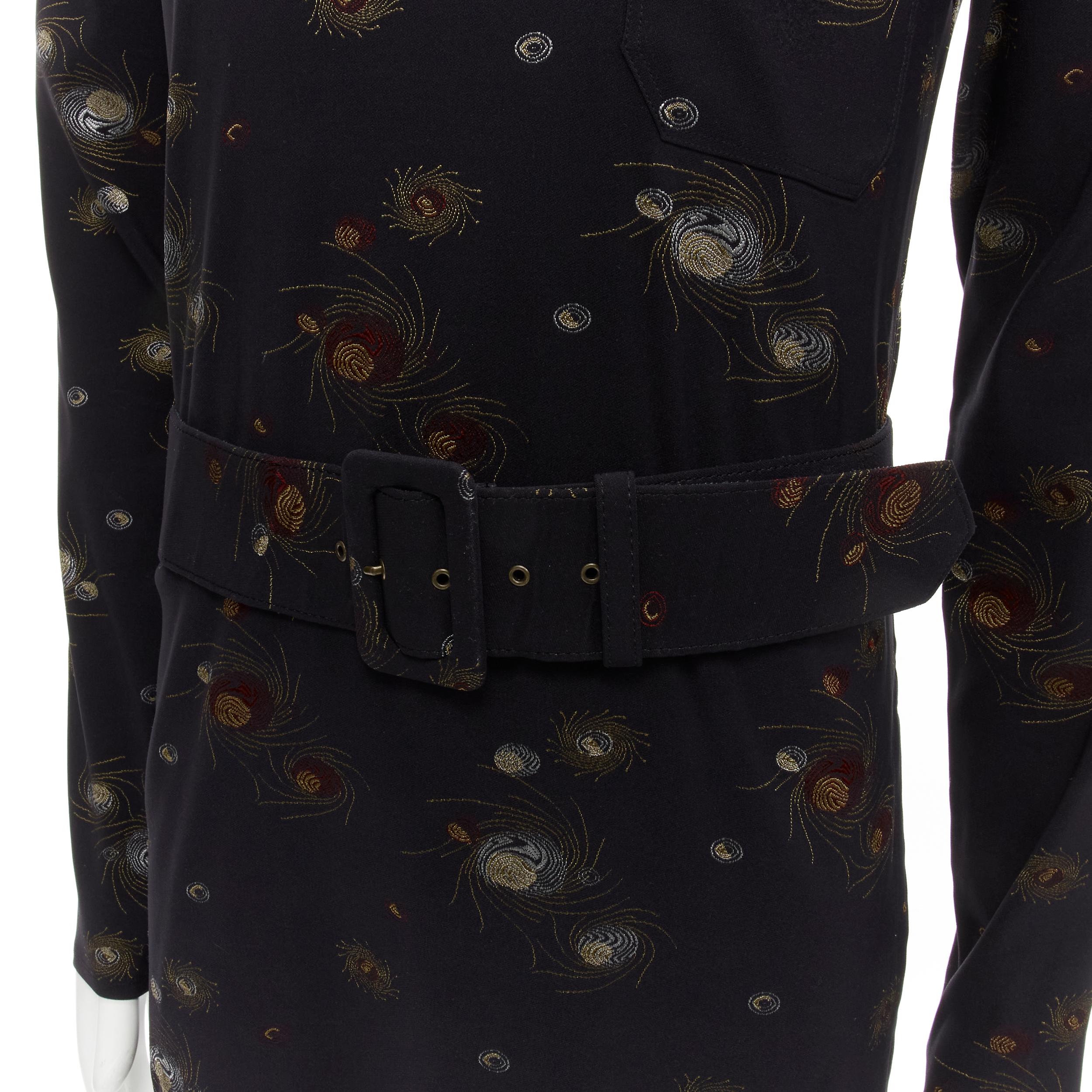 JEAN PAUL GAULTIER Homme Vintage black swirl brocade belted tunic top IT48 M
Reference: TGAS/C01740
Brand: Jean Paul Gaultier
Designer: Jean Paul Gaultier
Material: Nylon, Polyester
Color: Black
Pattern: Brocade
Closure: Belt
Extra Details: JPG