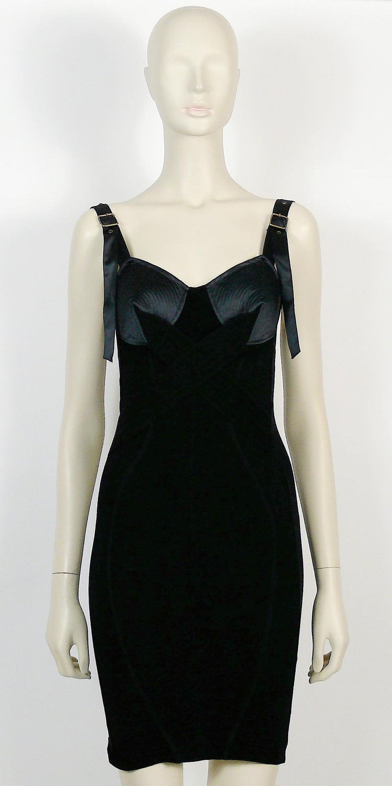https://a.1stdibscdn.com/jean-paul-gaultier-iconic-black-bondage-cone-bra-mini-bodycon-dress-size-s-for-sale-picture-5/v_2592/v_67850621559736356516/P1890768_master.JPG?width=768