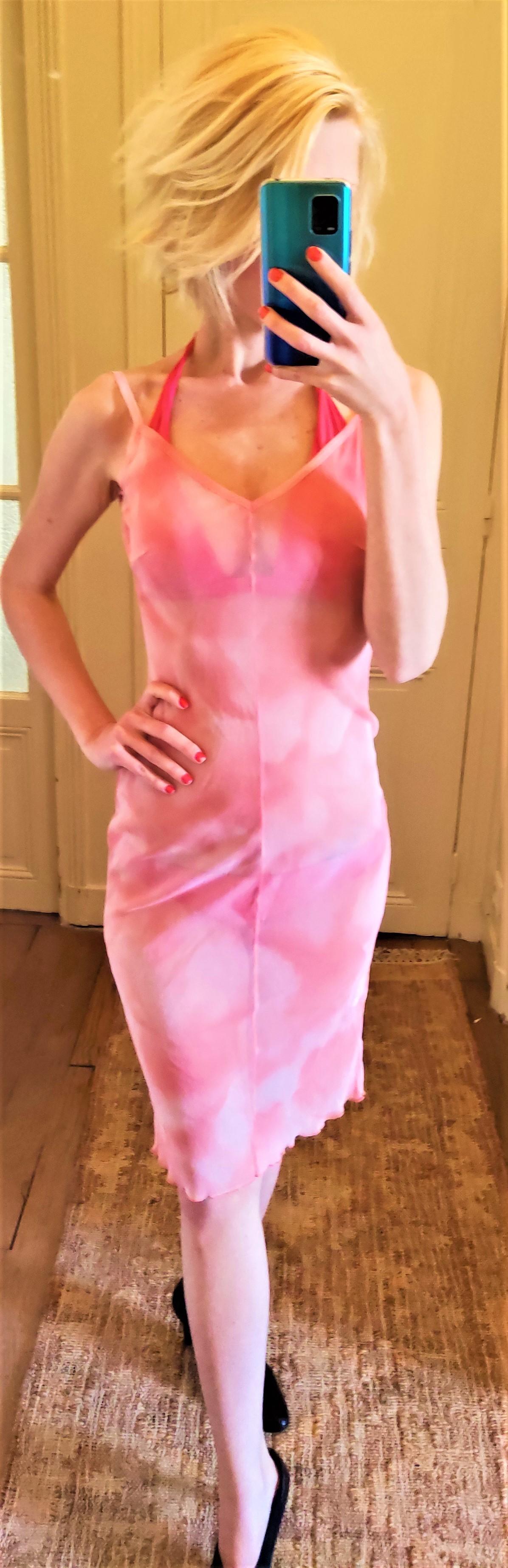 Peach Rose mesh dress by JEAN PAUL GAULTIER!

Transparent :)

EXCELLENT condition!

SIZE
Marked size: small. This nylon mesh is extremely stretchy, it fits from S to Large. Model`s size in photos: XS.
Measurements (taken unstretched, flat)
Length: