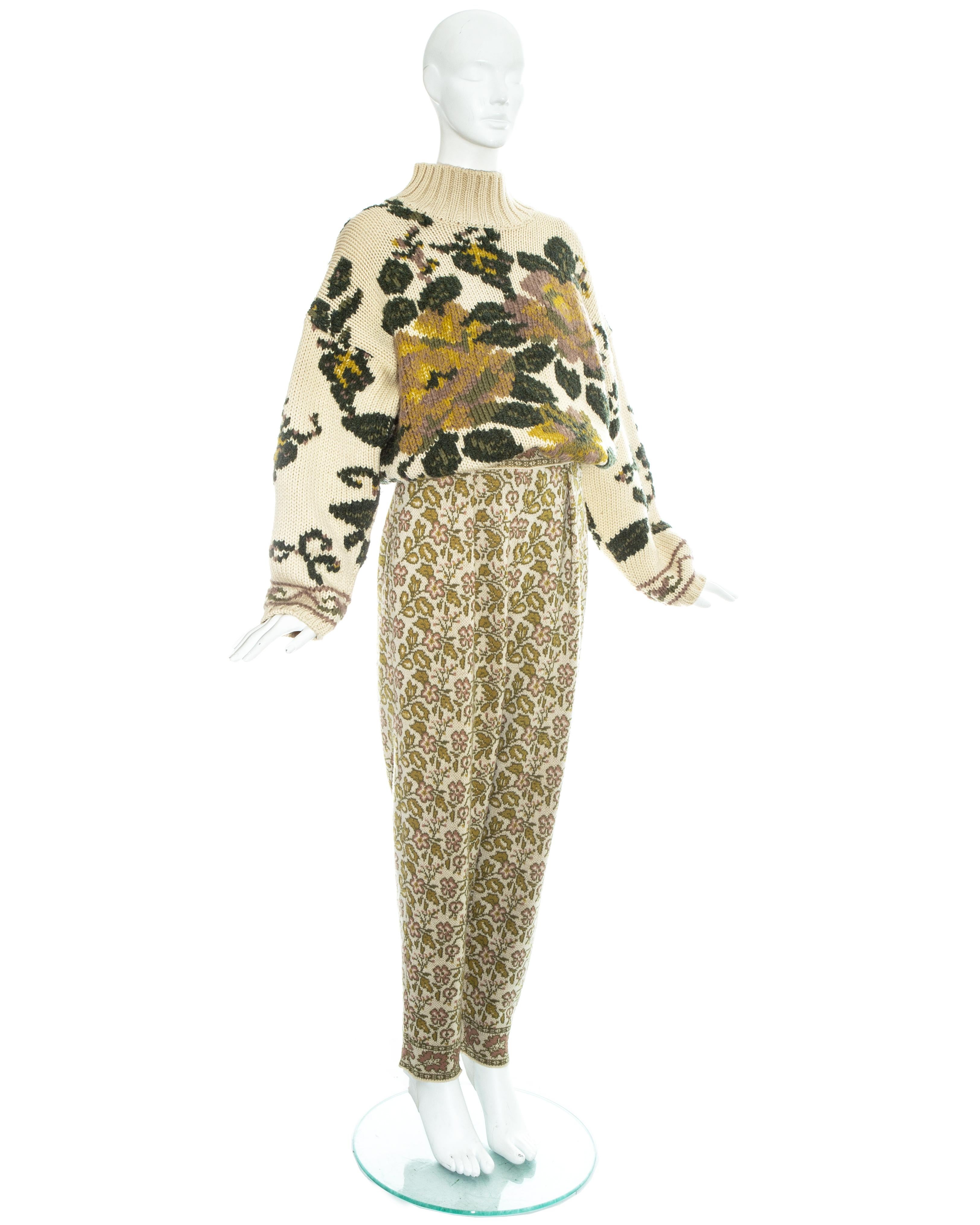 Jean Paul Gaultier knitted wool floral sweater and stirrup pants set, fw 1984 In Good Condition For Sale In London, GB