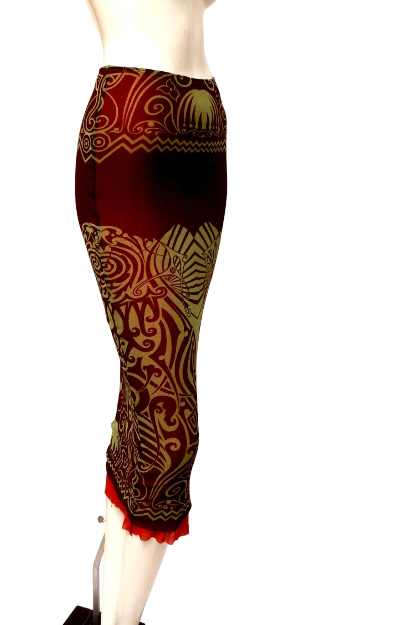 Jean Paul Gaultier Maille 1996 P/E Tattoo Maori Top e Gonna Reversibile in vendita 9