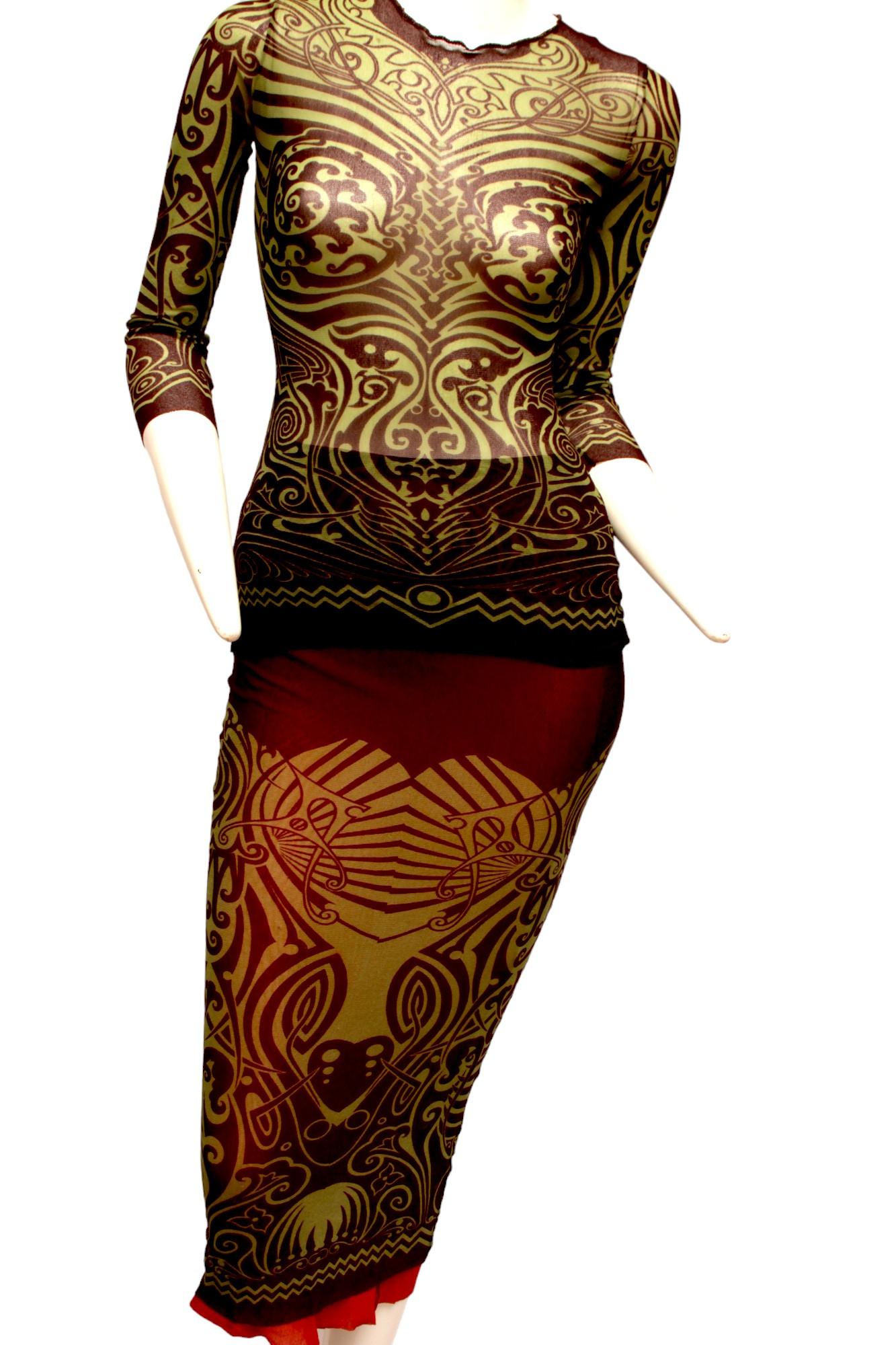 Jean Paul Gaultier Maille 1996 P/E Tattoo Maori Top e Gonna Reversibile in vendita 1
