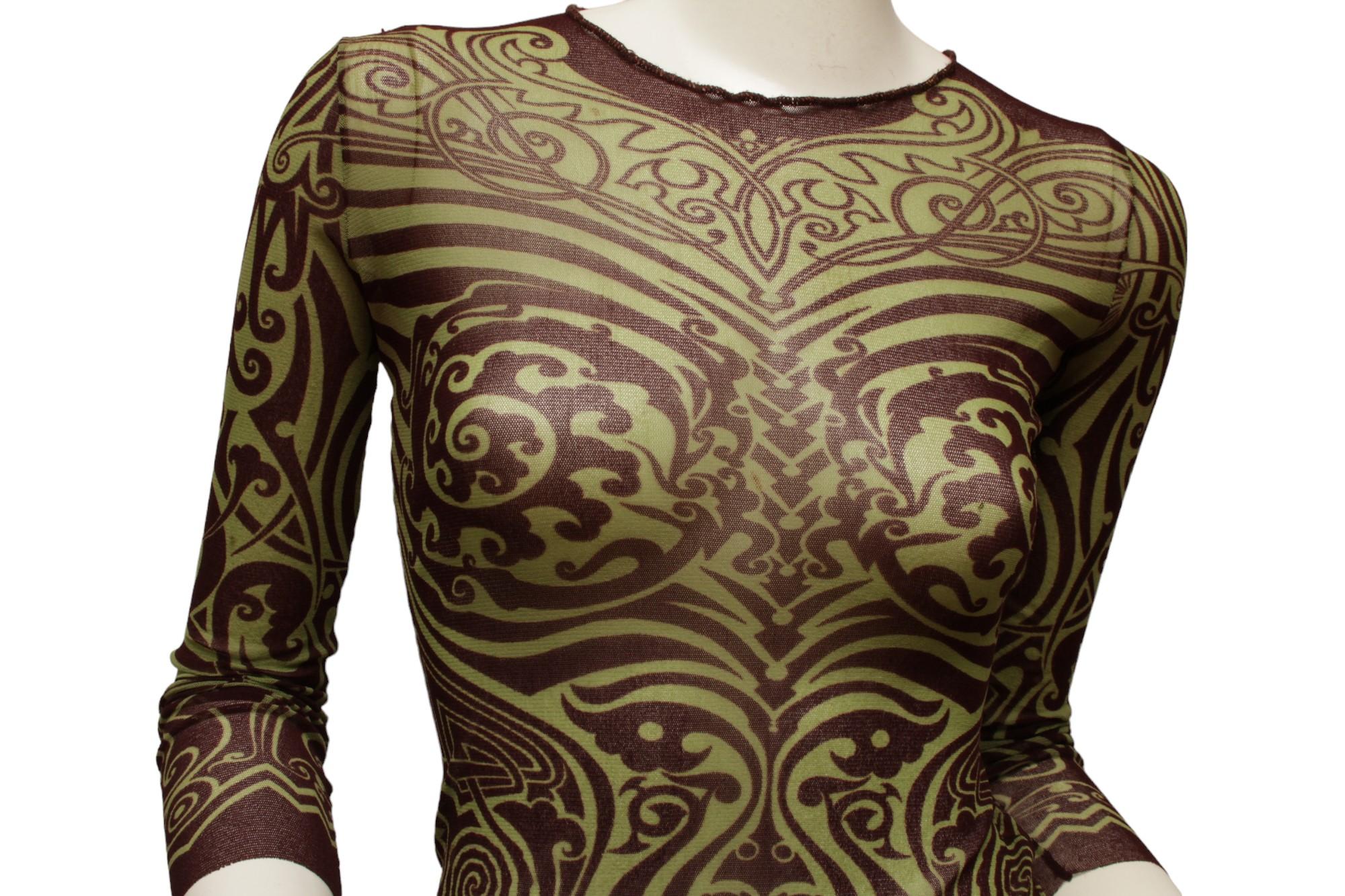 Jean Paul Gaultier Maille 1996 P/E Tattoo Maori Top e Gonna Reversibile in vendita 4