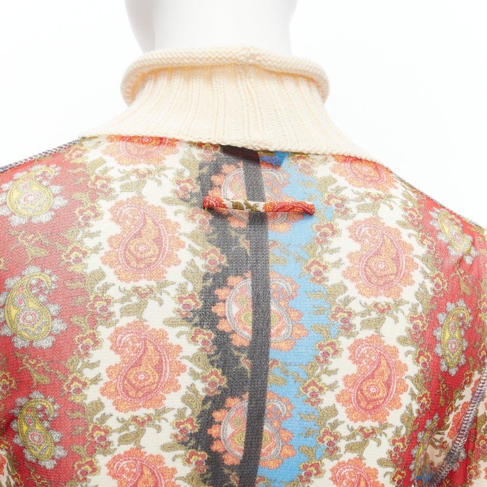 JEAN PAUL GAULTIER Maille Vintage rojo paisley malla de punto por cable cuello alto S
Referencia: TGAS/D00725
Marca: Jean Paul Gaultier
Diseñador: Jean Paul Gaultier
Colección: Maille
Material: Poliamida, Mezcla
Color: Multicolor, Crema
Patrón: