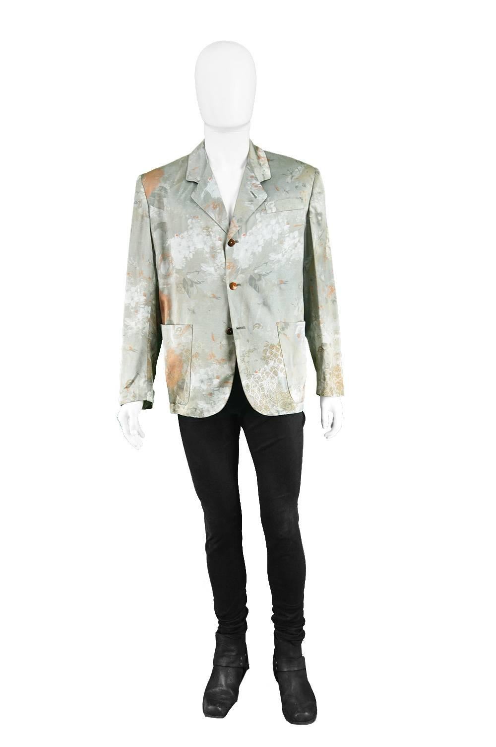 Jean Paul Gaultier Homme Mens Oversized Vintage Printed Satin Blazer, 1990s

Size: Marked 48 which is a men's Medium but this gives an oversized fit. If you want it more fitted we'd suggest a men's Large. Please check measurements.
Chest - 44” /