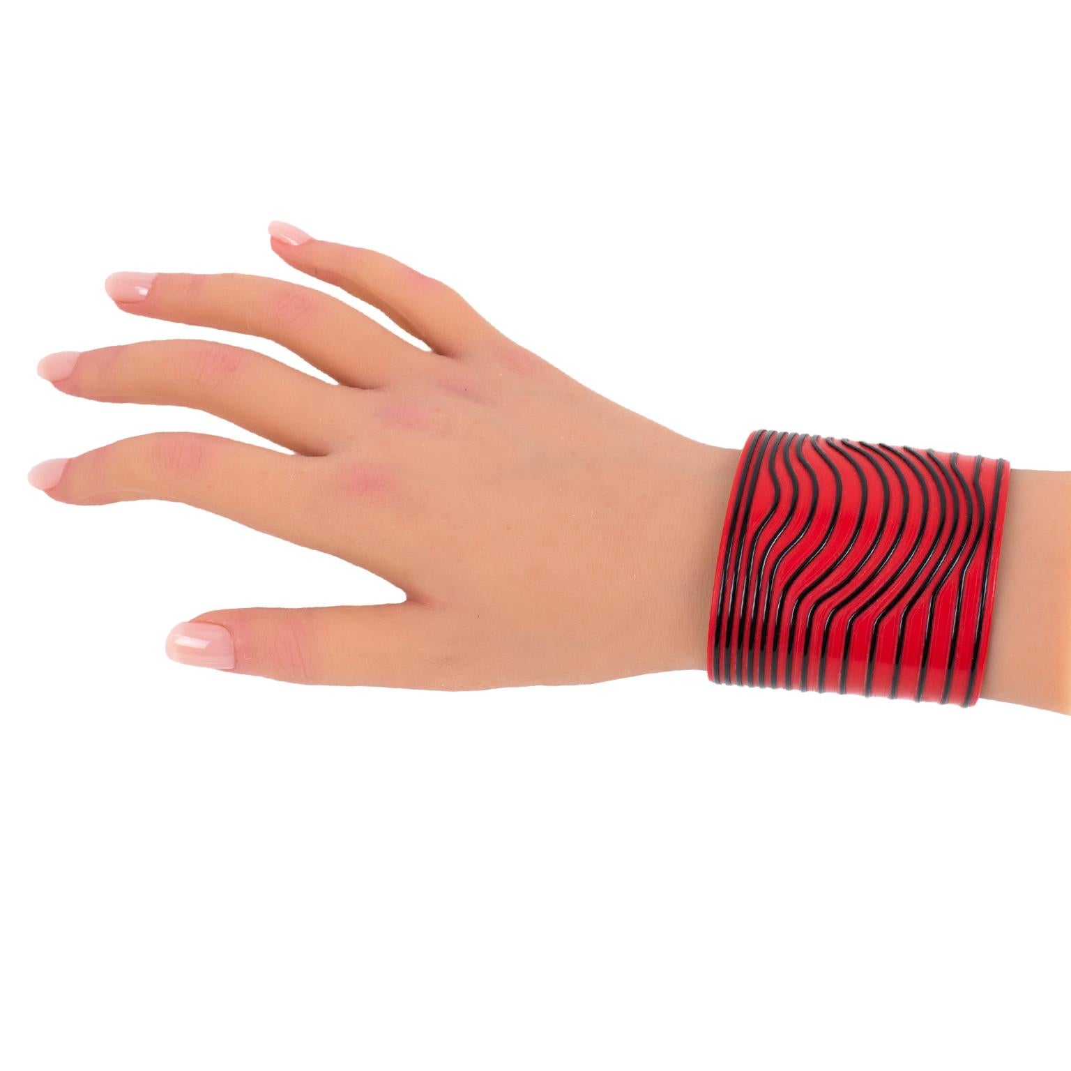 Jean Paul Gaultier Paris Red and Black Resin Cuff Bracelet Kinetic Effect 4